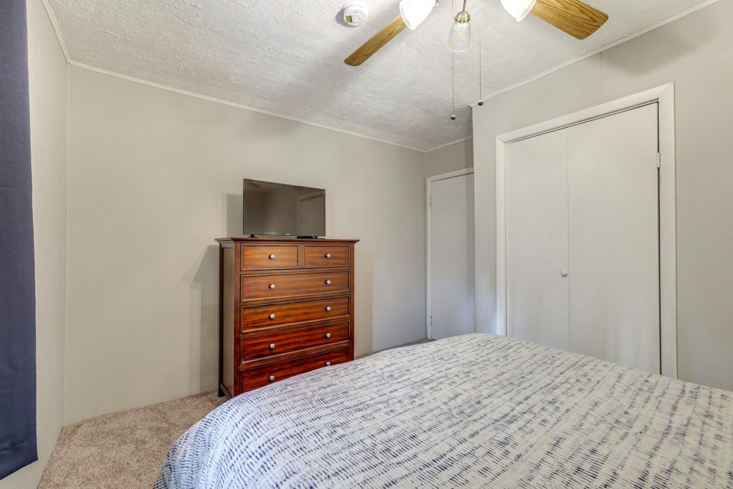 2 Mi to CMU! Quaint Bungalow with Fenced Backyard