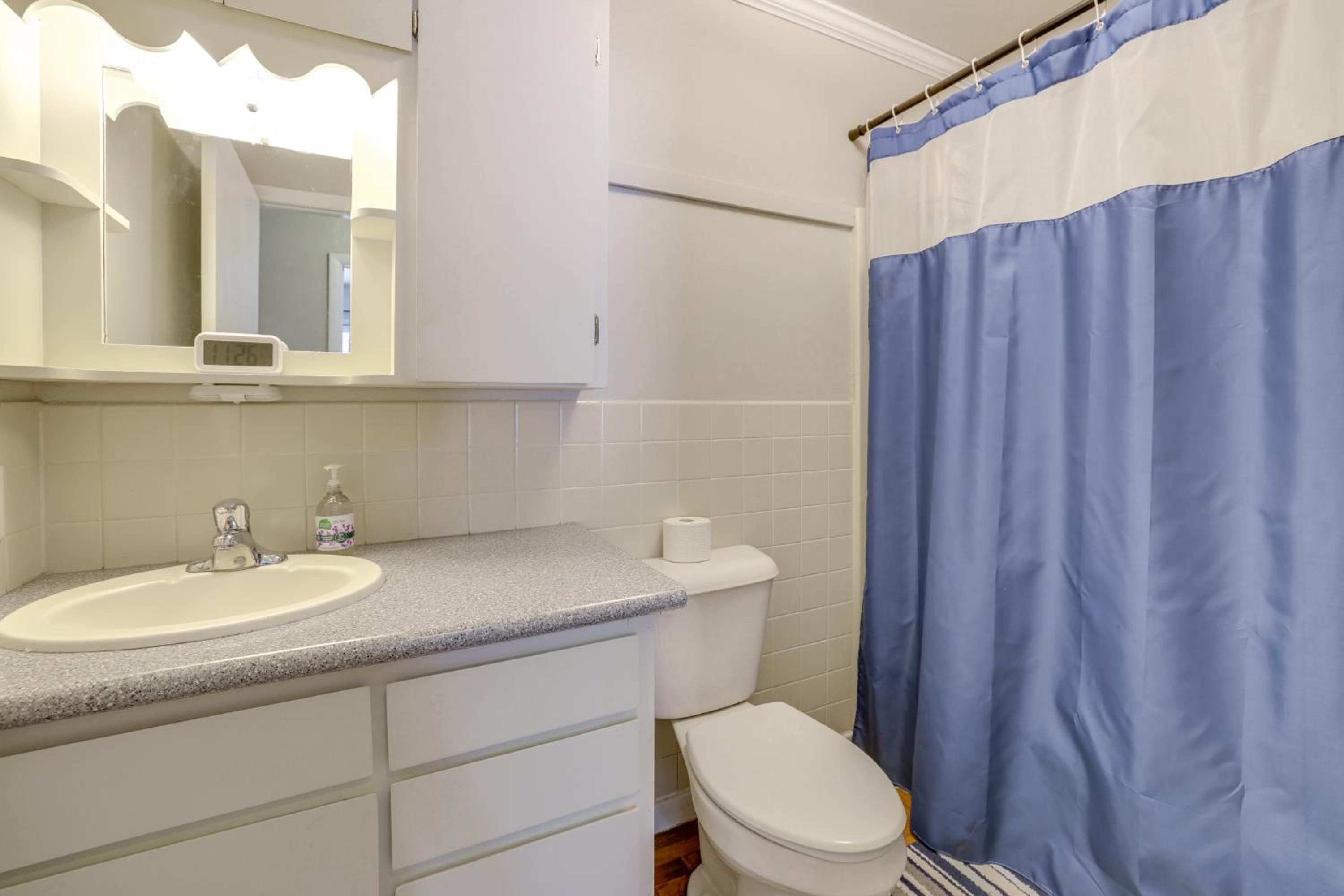 2 Mi to CMU! Quaint Bungalow with Fenced Backyard
