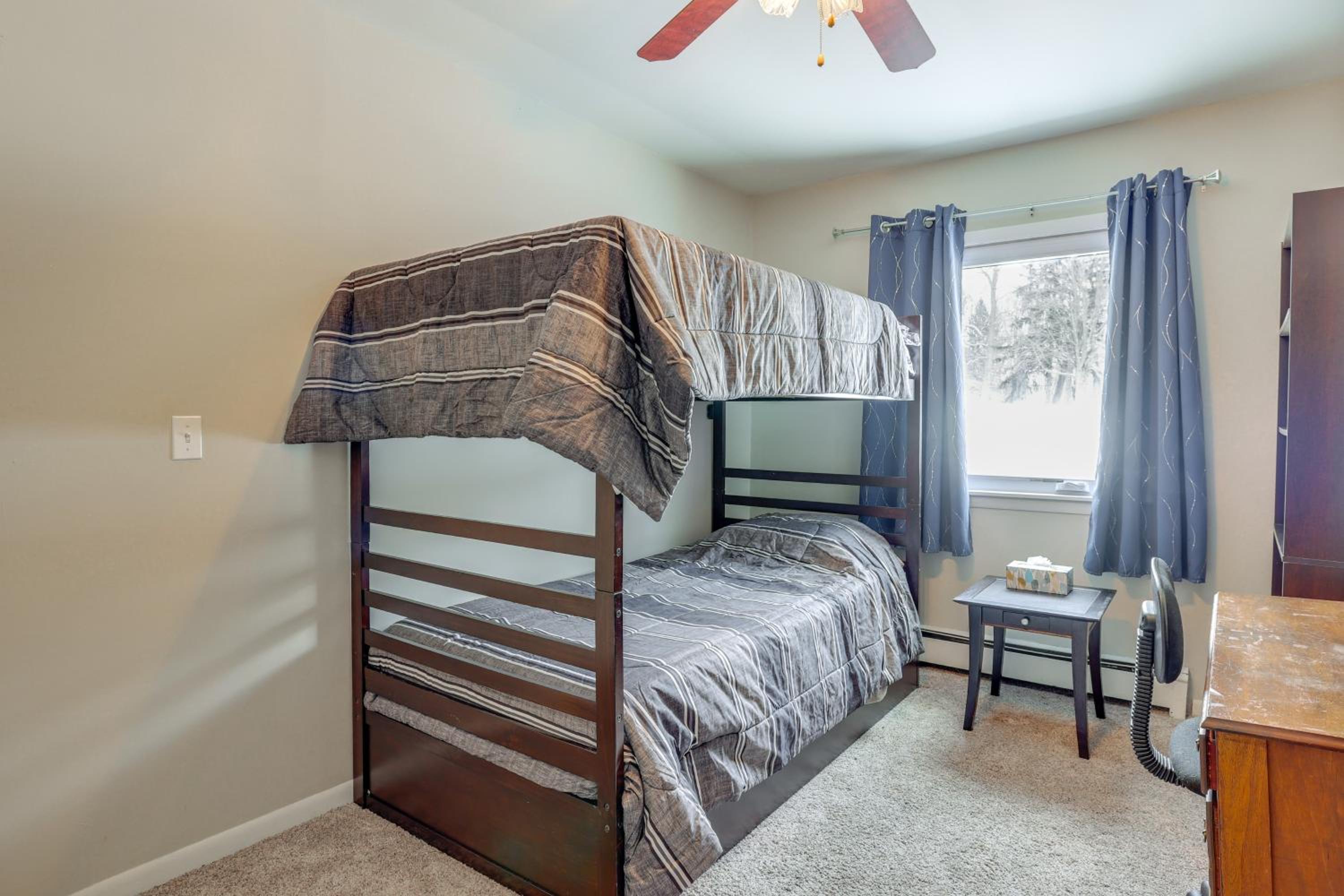 2 Mi to CMU! Quaint Bungalow with Fenced Backyard