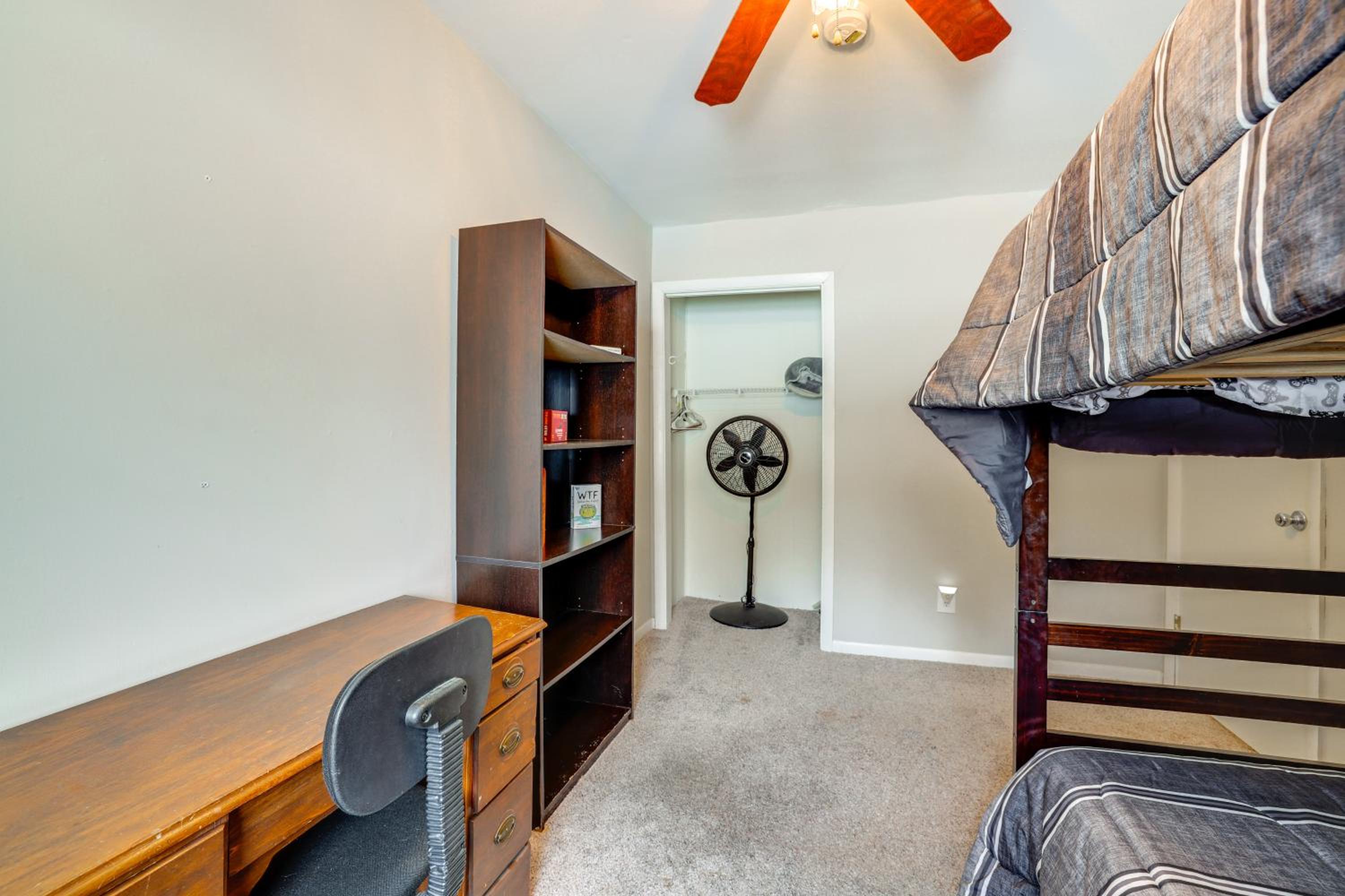 2 Mi to CMU! Quaint Bungalow with Fenced Backyard