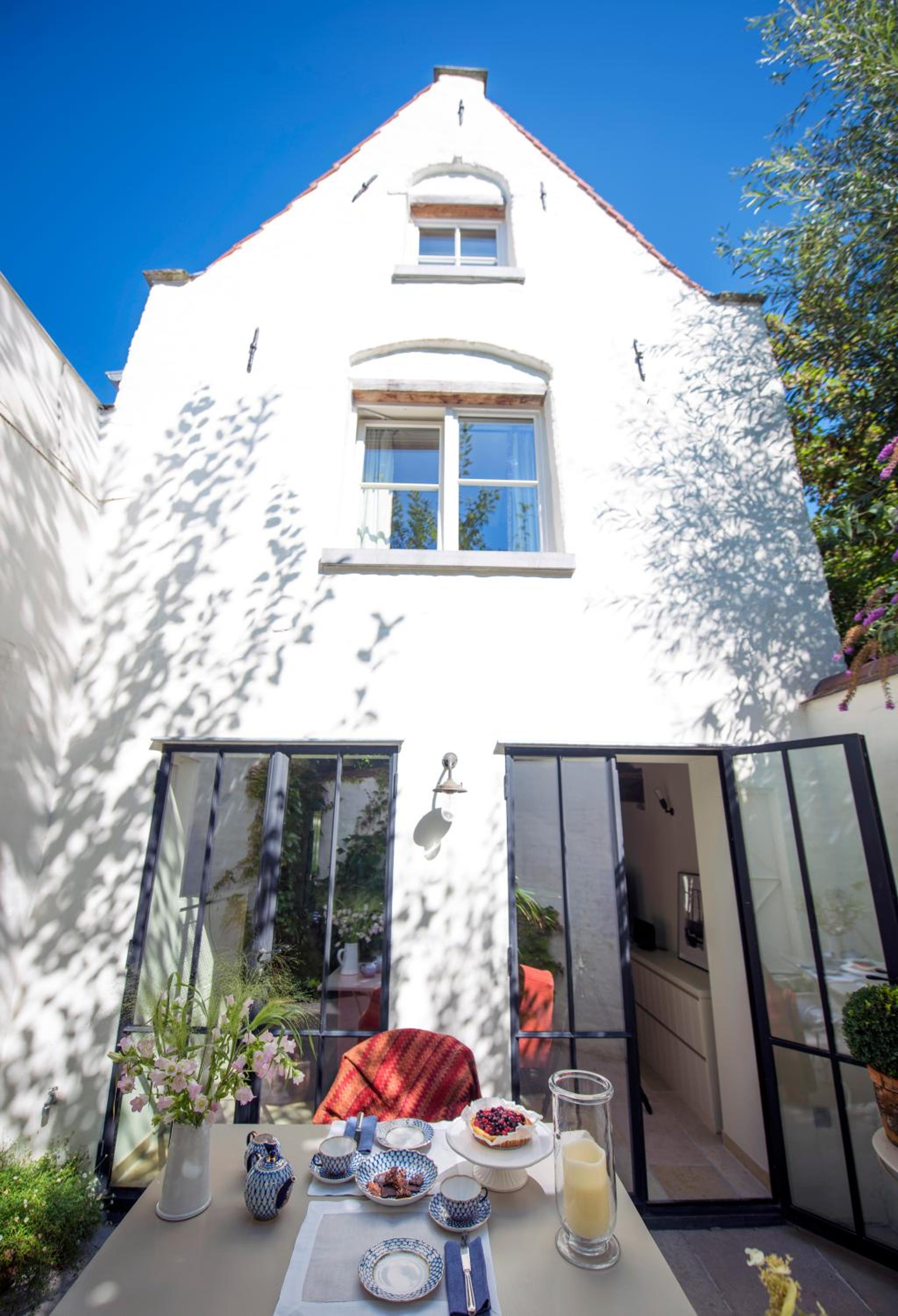 The Herring's Residence - Stylish Private Cottage with Breakfast in Historic Center - Adults-Only