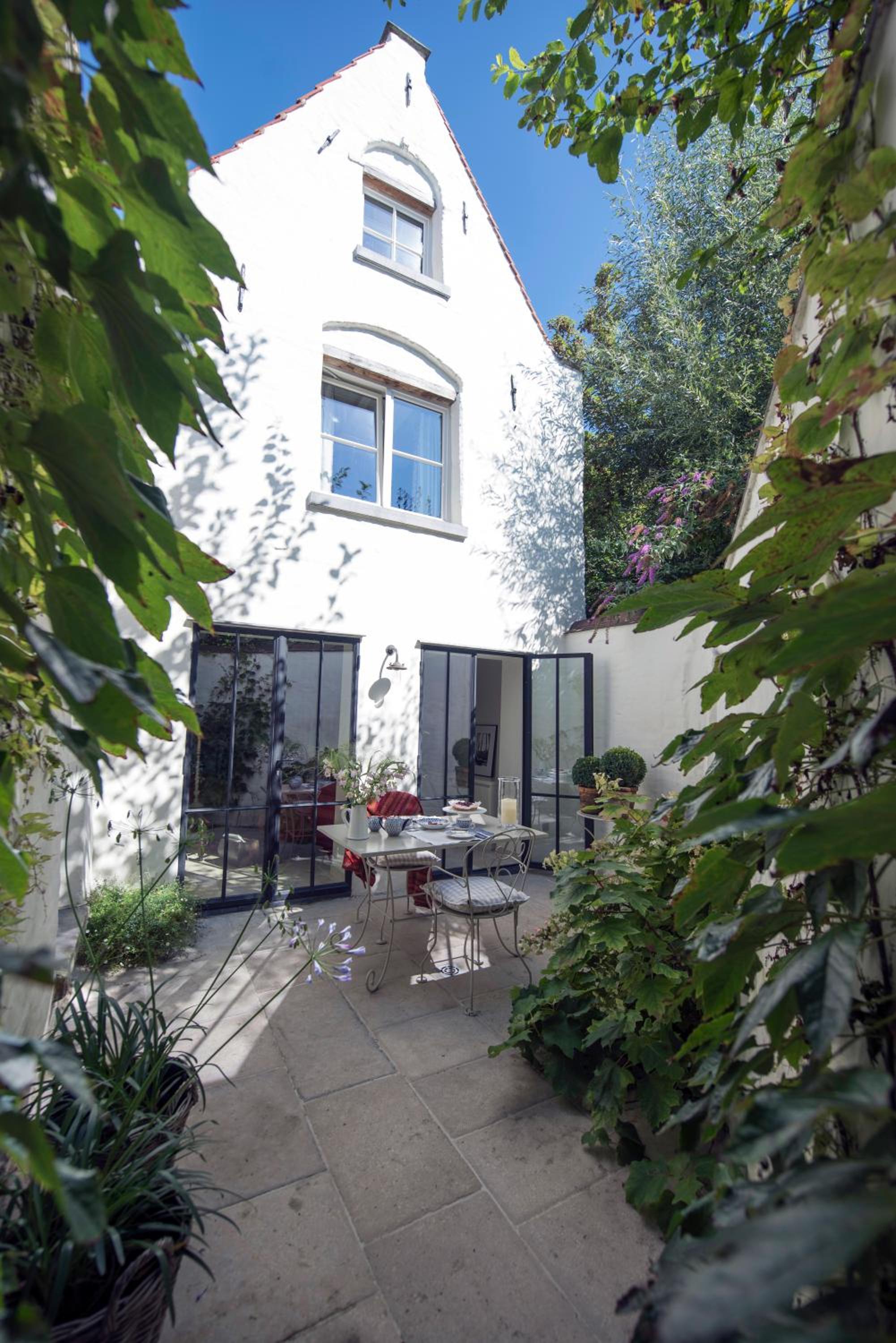 The Herring's Residence - Stylish Private Cottage with Breakfast in Historic Center - Adults-Only