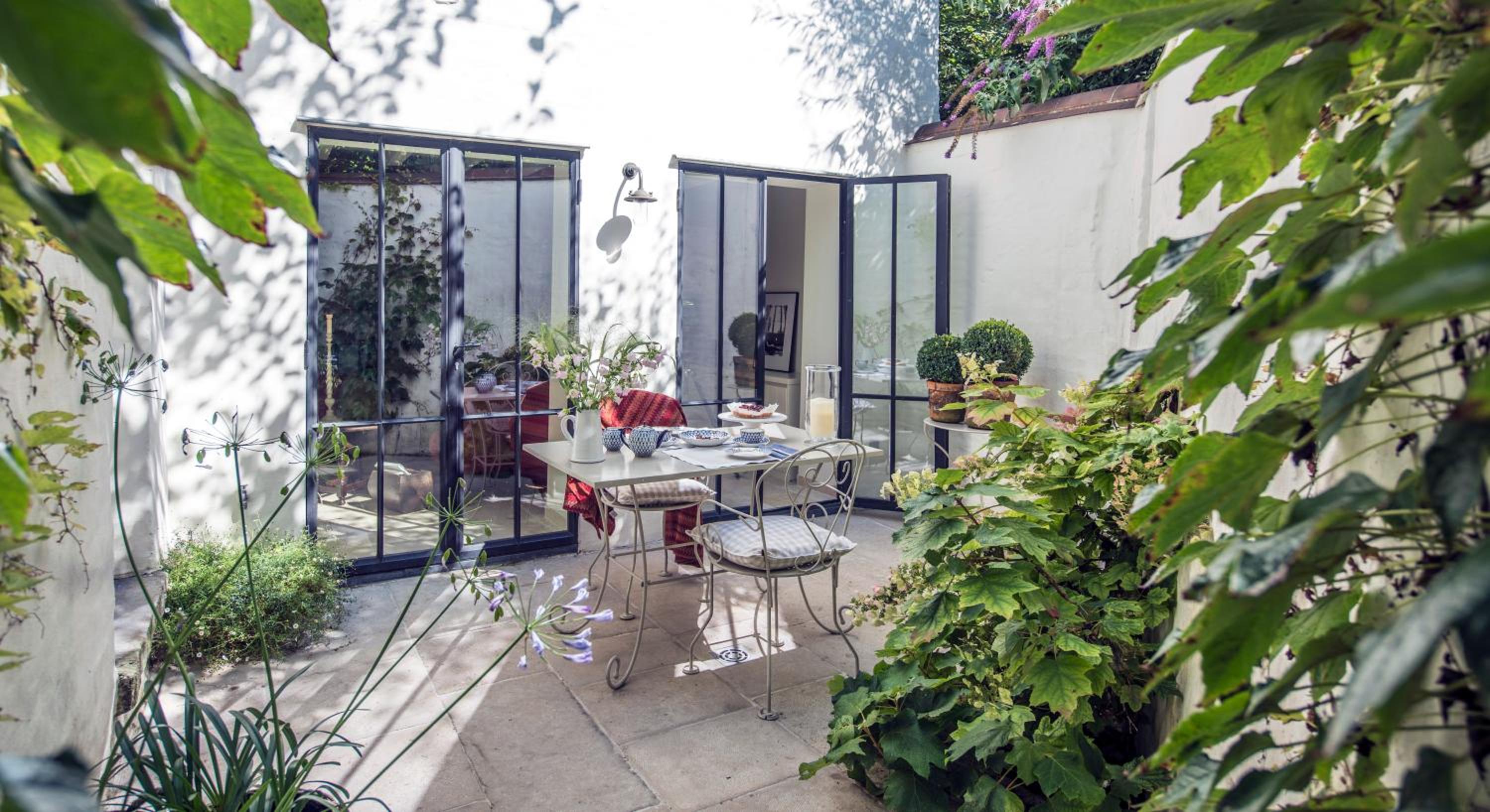 The Herring's Residence - Stylish Private Cottage with Breakfast in Historic Center - Adults-Only