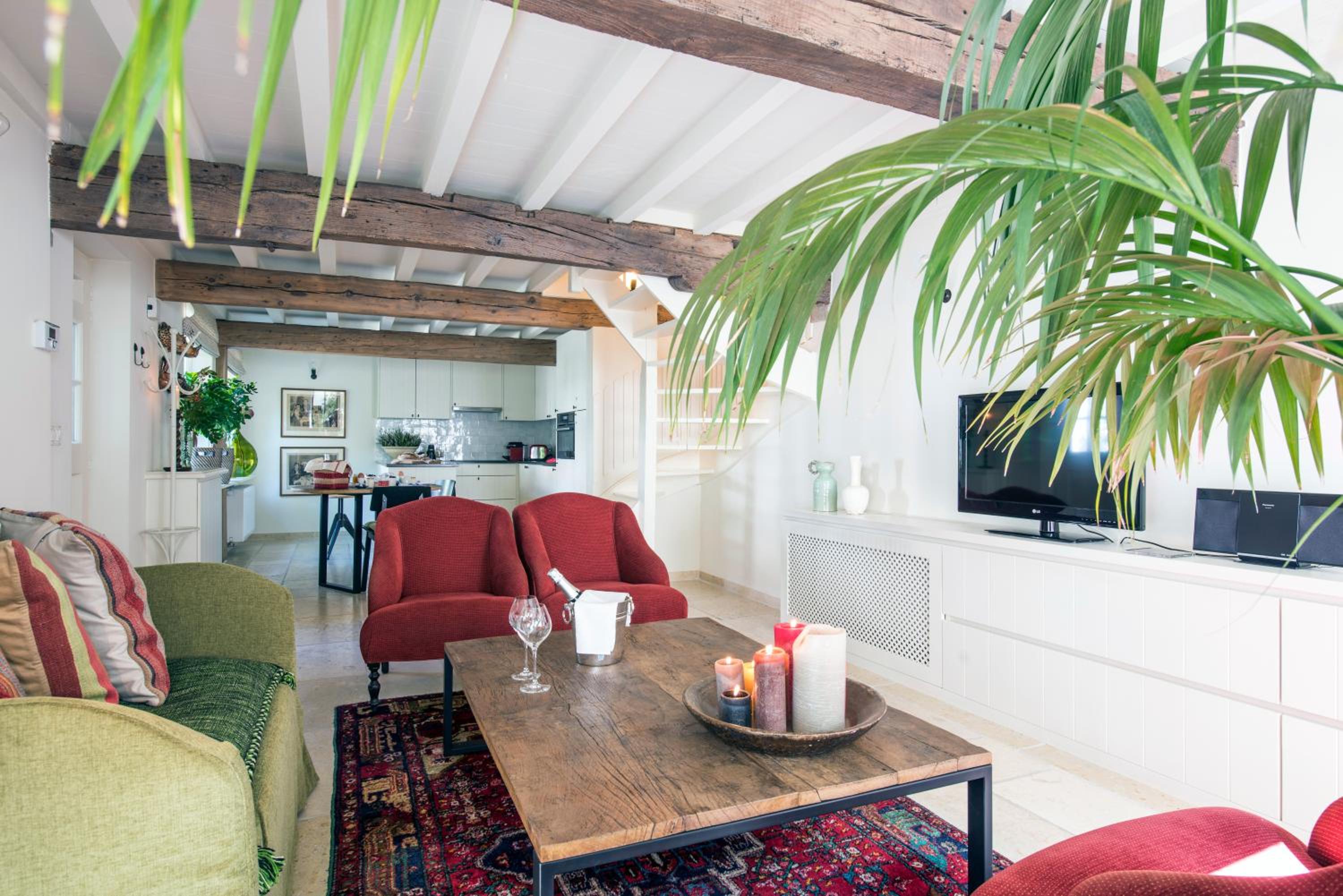 The Herring's Residence - Stylish Private Cottage with Breakfast in Historic Center - Adults-Only