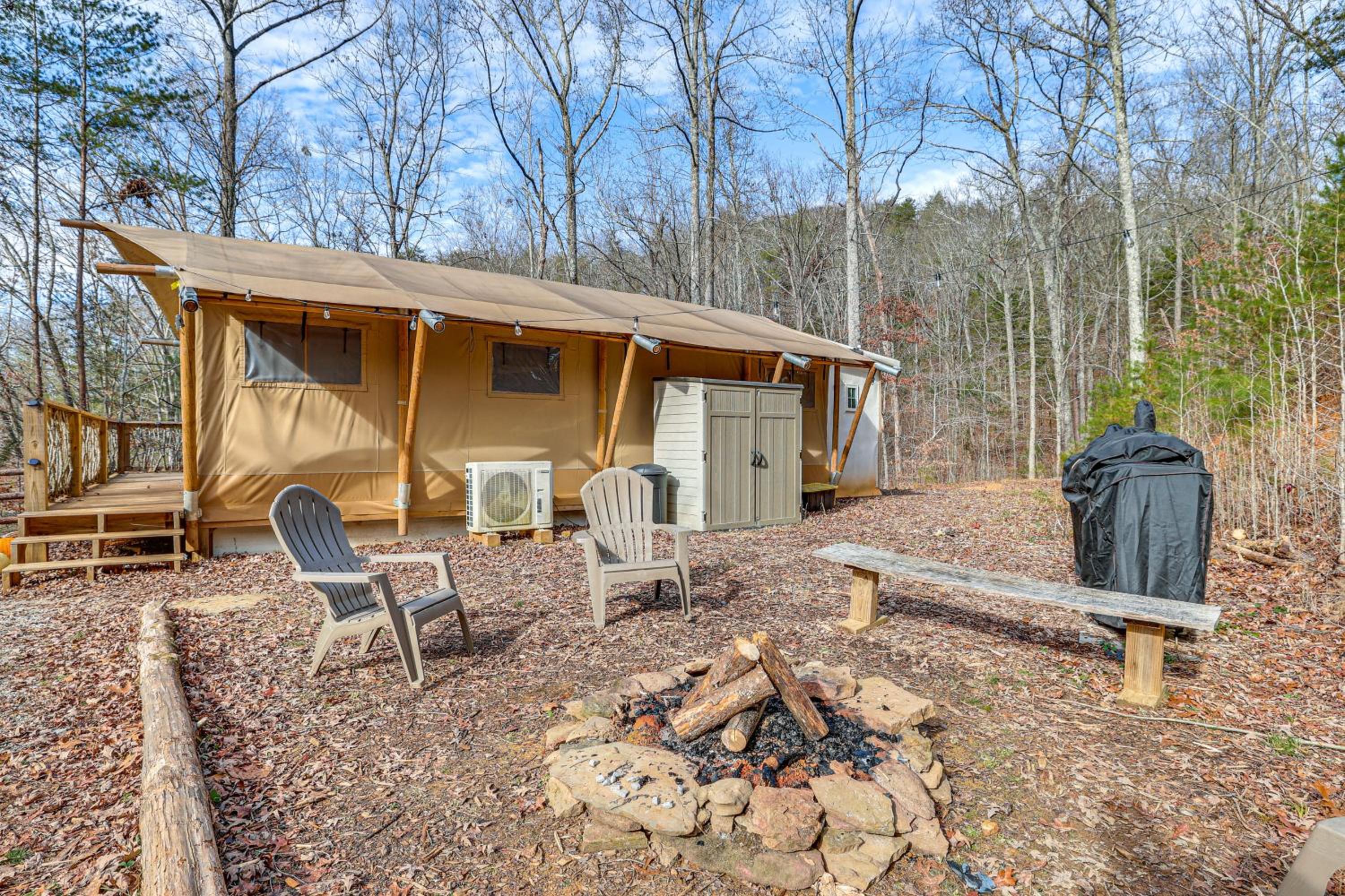 16 Mi to Lookout Mtn Glamping Tent with Hot Tub