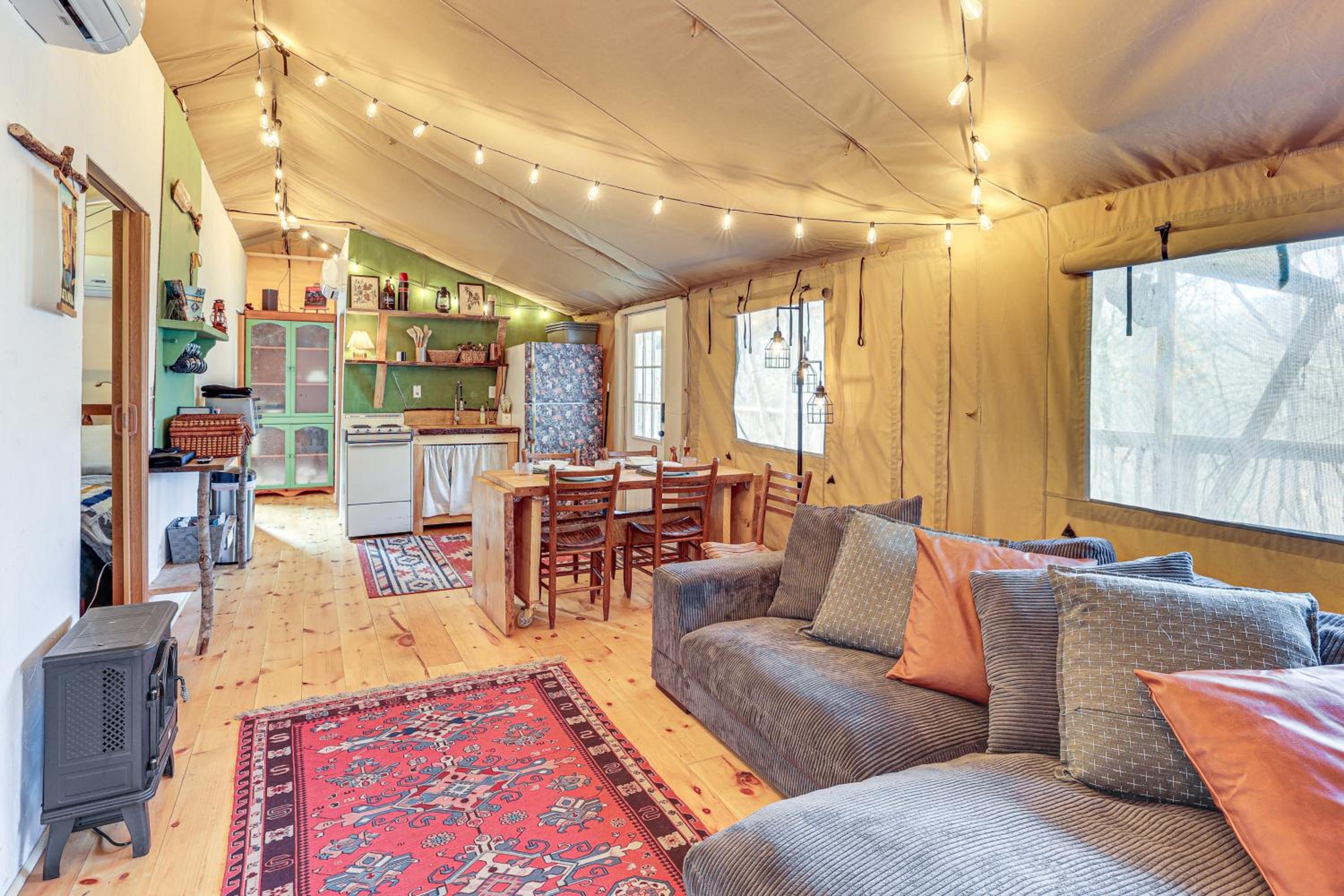 16 Mi to Lookout Mtn Glamping Tent with Hot Tub