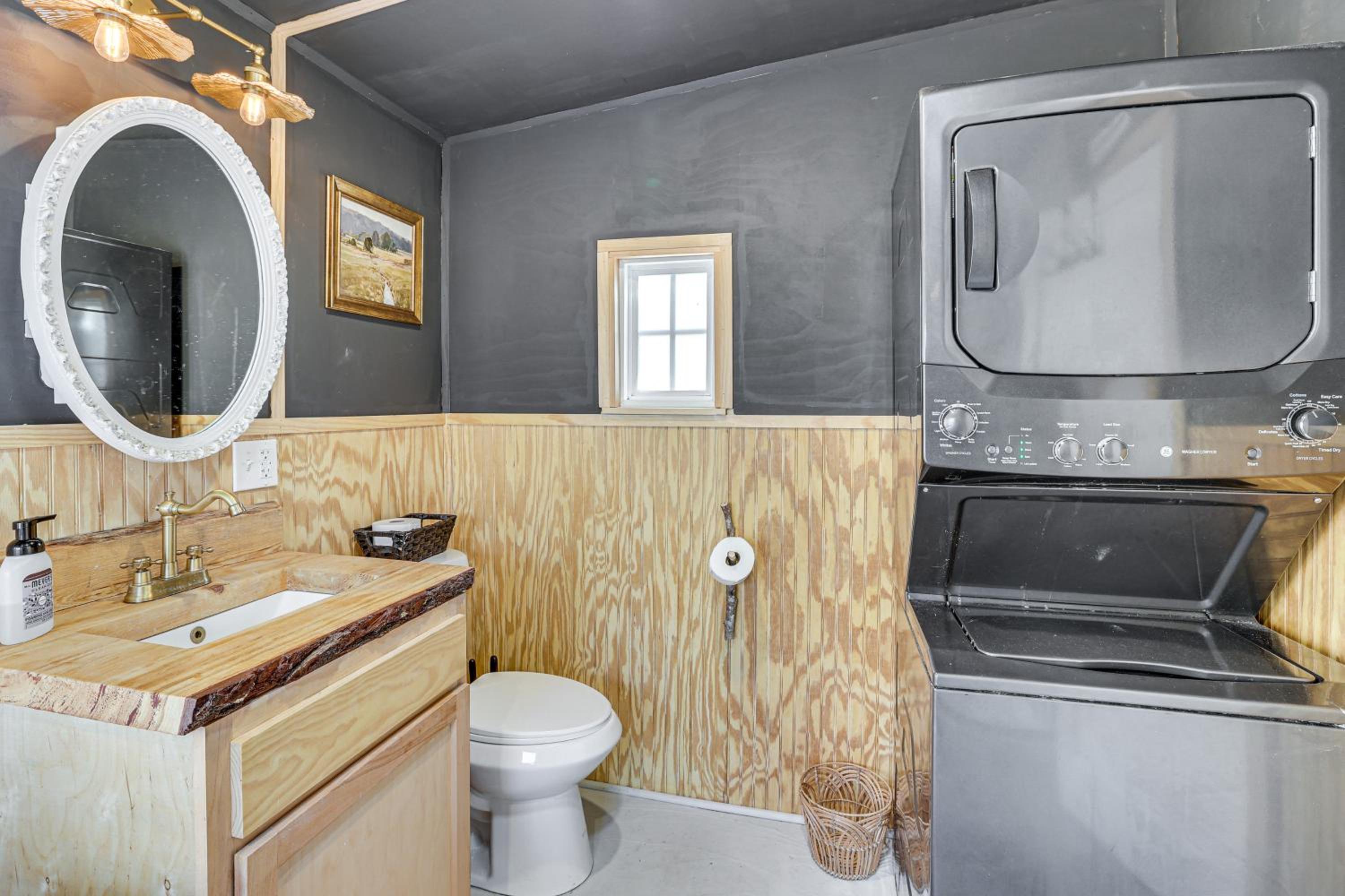 16 Mi to Lookout Mtn Glamping Tent with Hot Tub