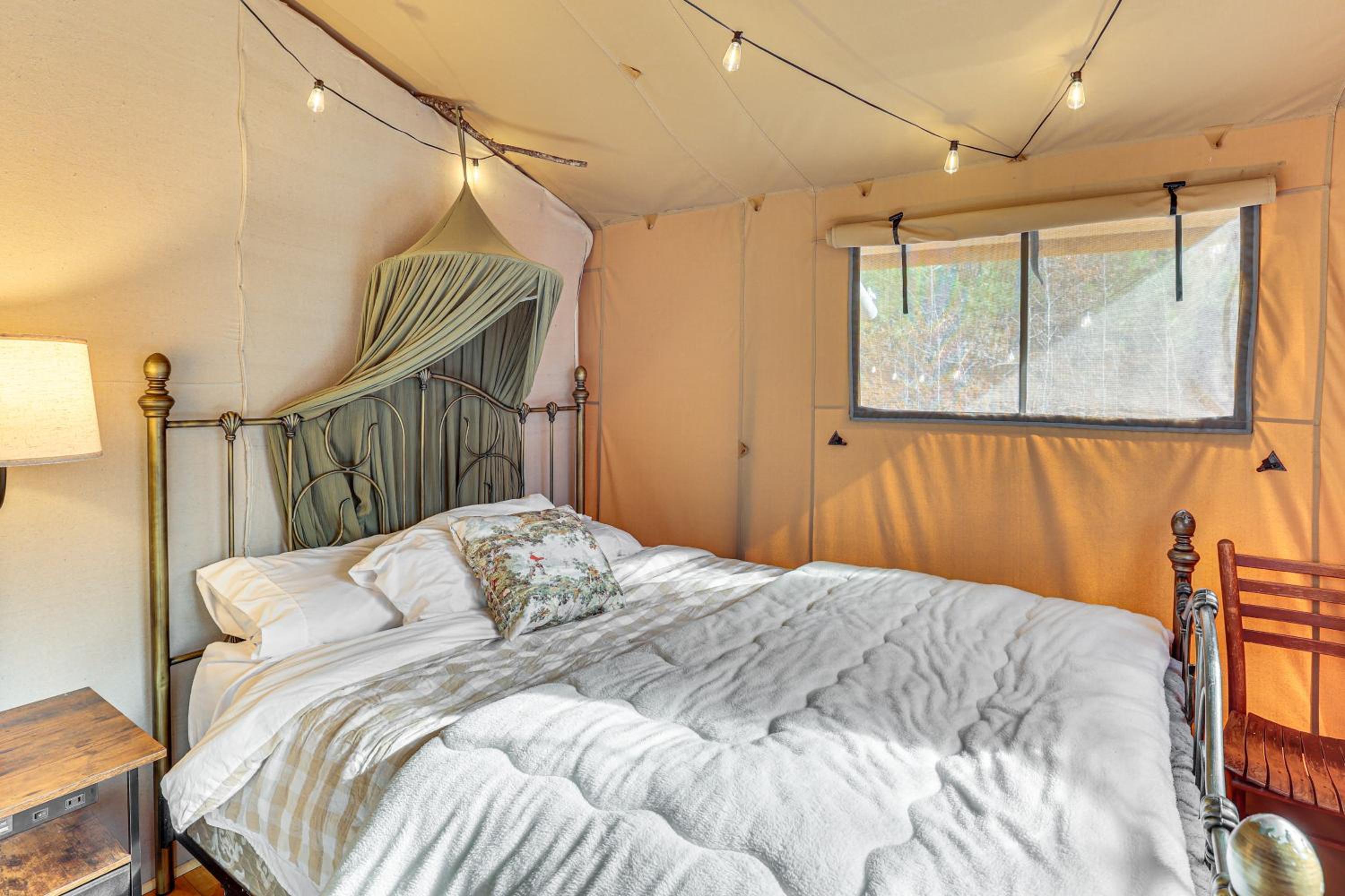 16 Mi to Lookout Mtn Glamping Tent with Hot Tub