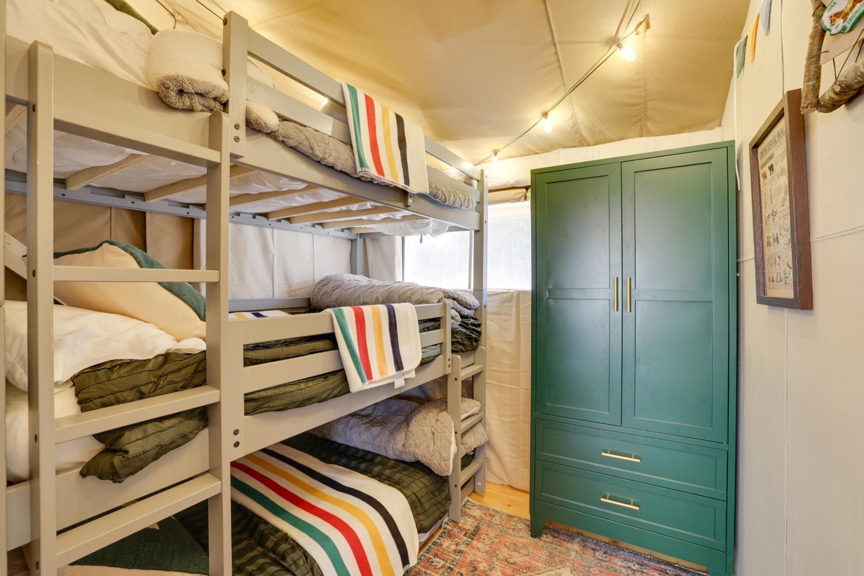 16 Mi to Lookout Mtn Glamping Tent with Hot Tub