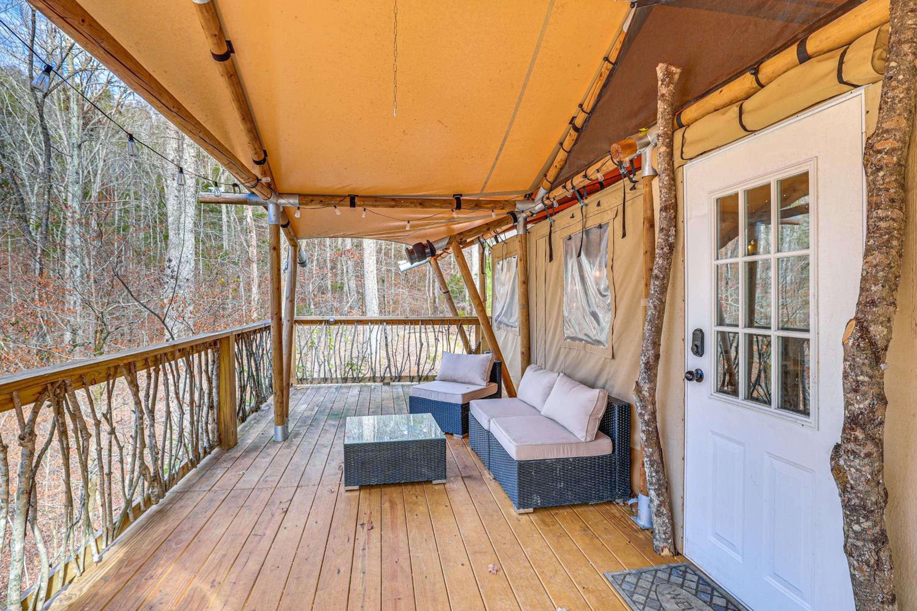 16 Mi to Lookout Mtn Glamping Tent with Hot Tub