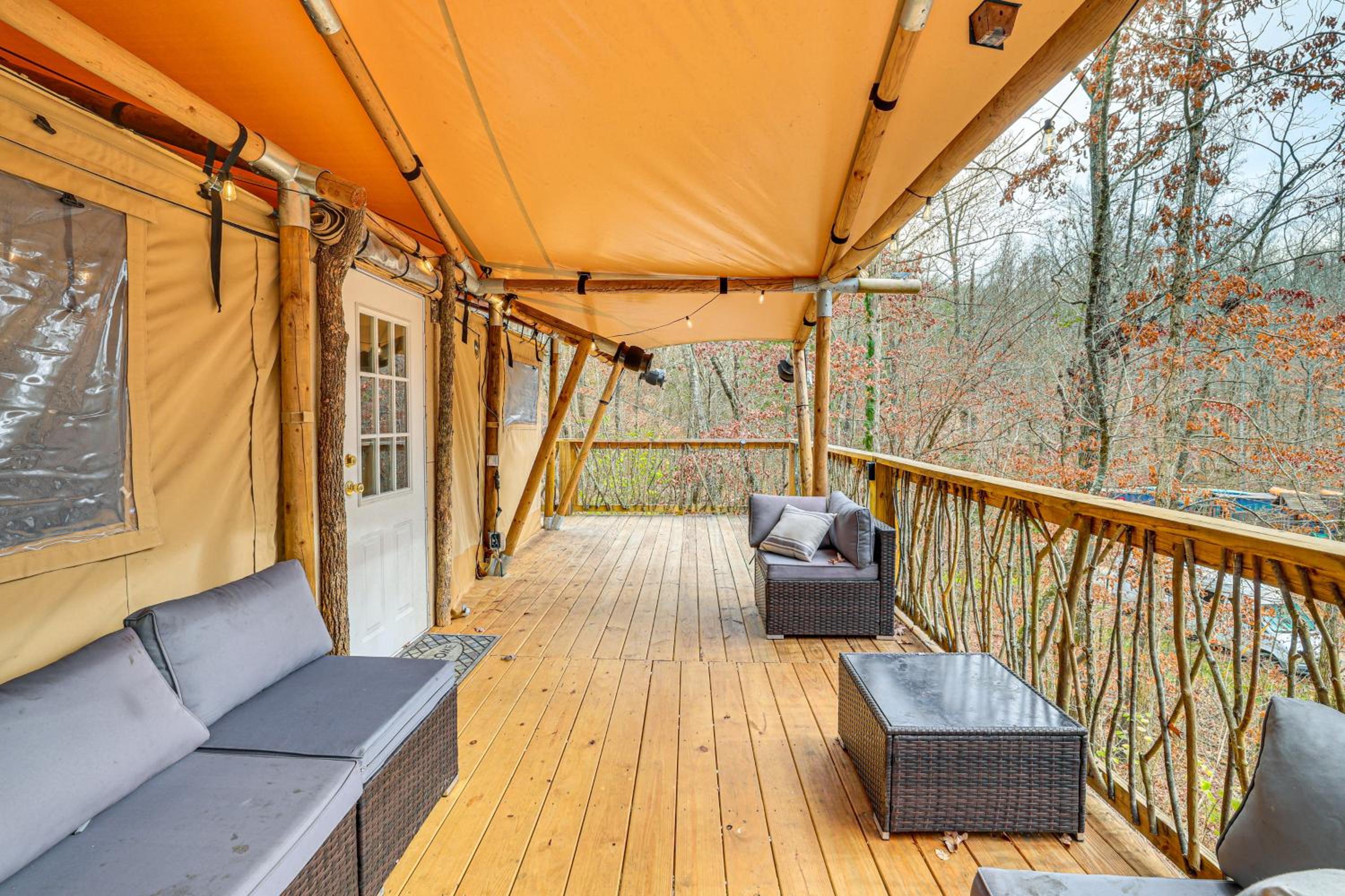 Hikers Hideaway with Hot Tub Near Lookout Mountain