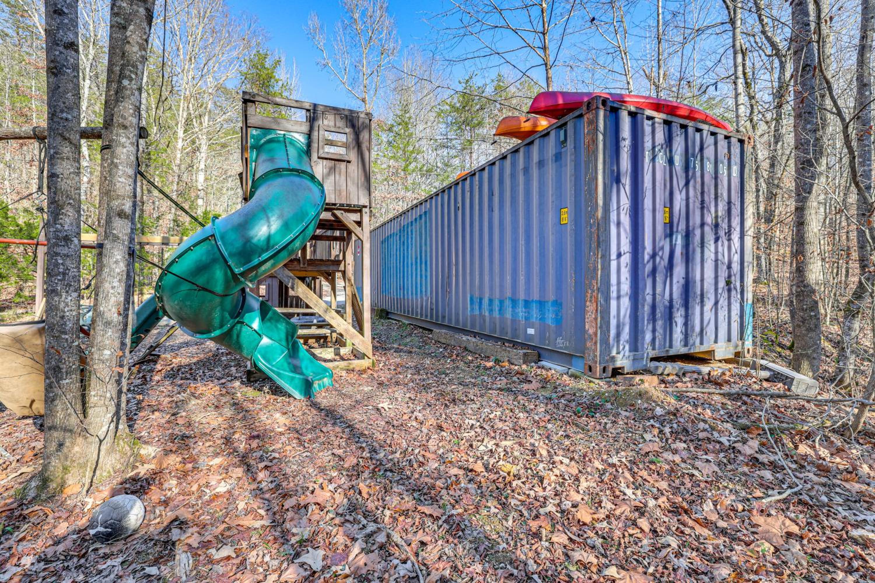 Hikers Hideaway with Hot Tub Near Lookout Mountain