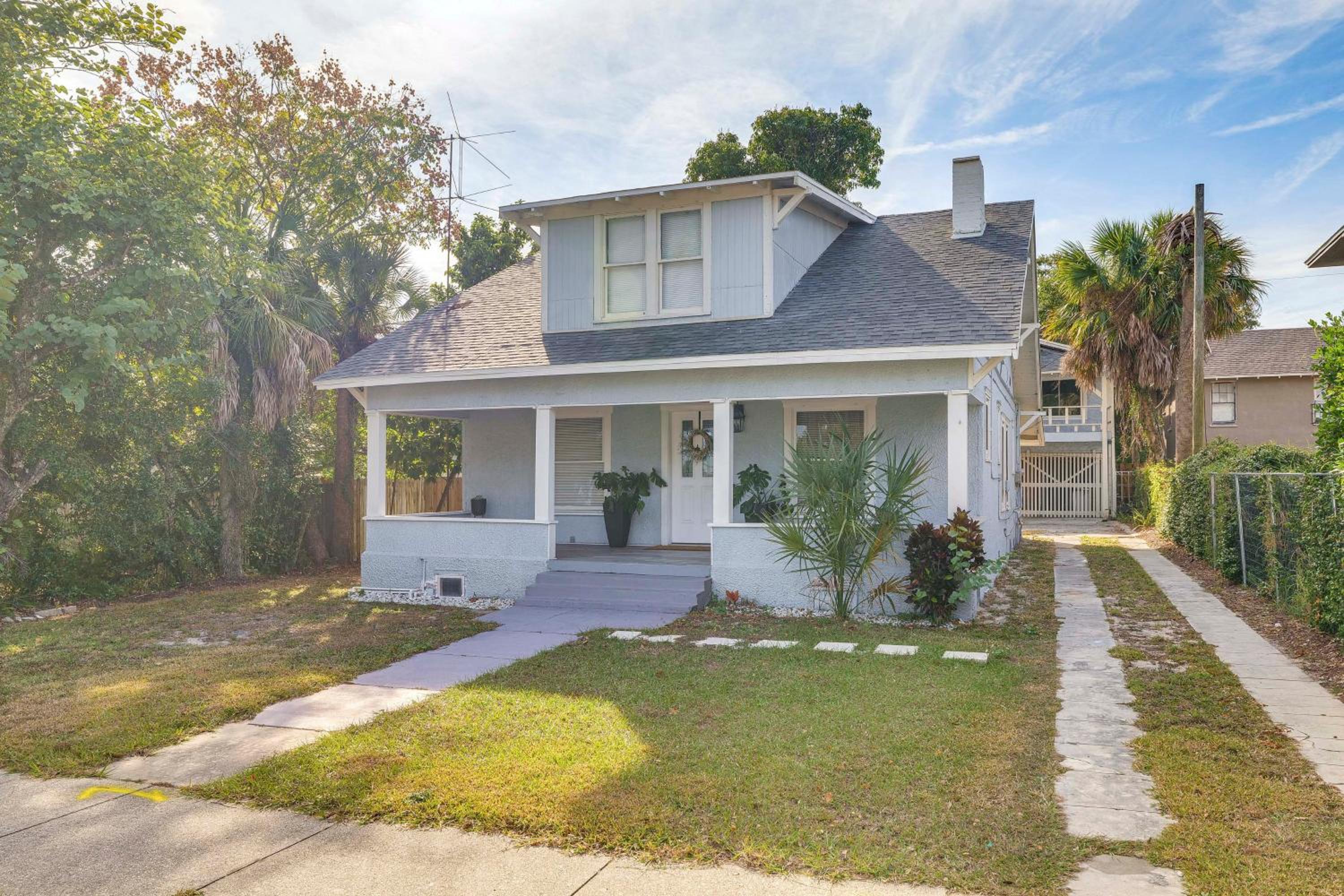 Walk to Winter Haven Hospital Convenient Apt
