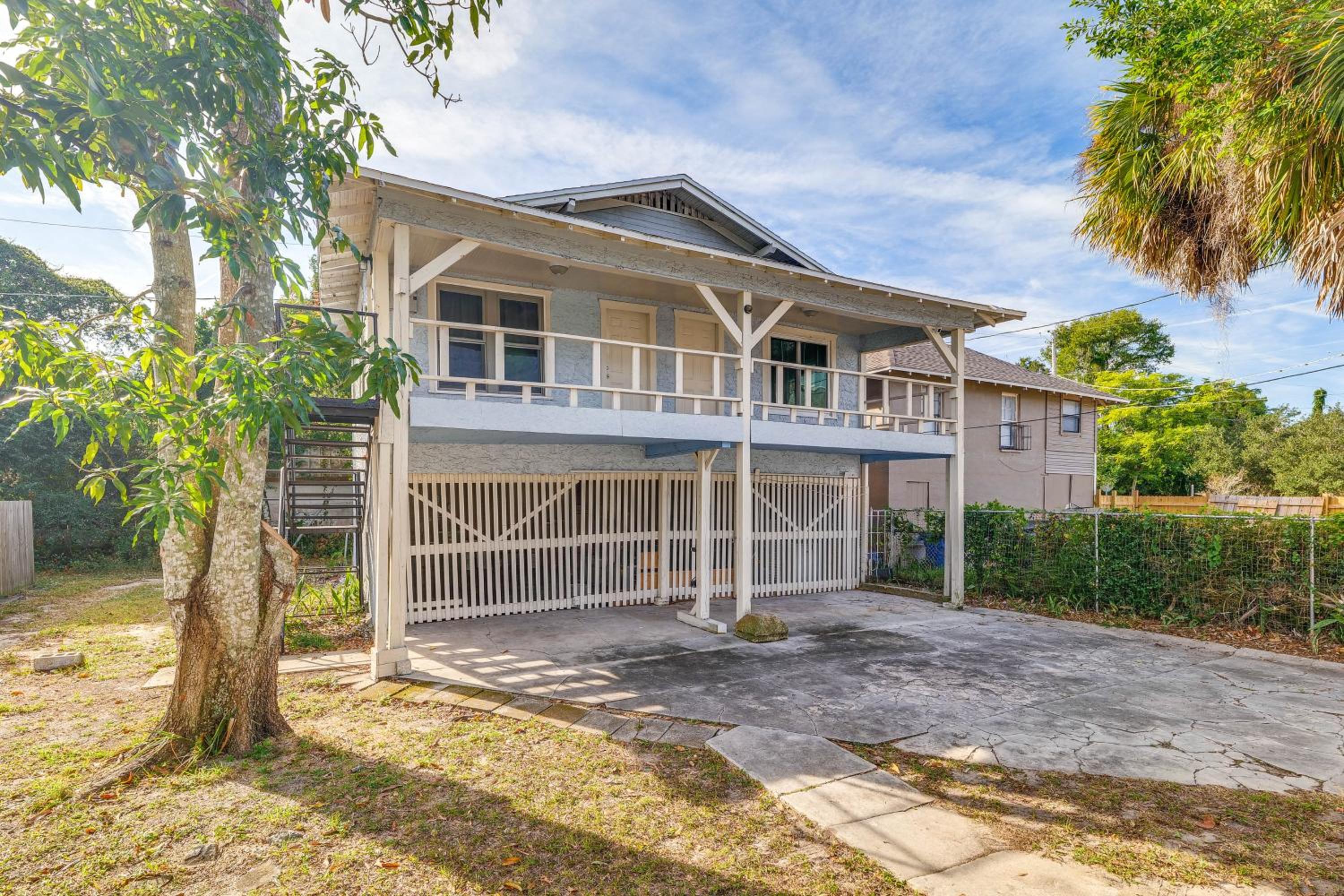 Walk to Winter Haven Hospital Convenient Apt