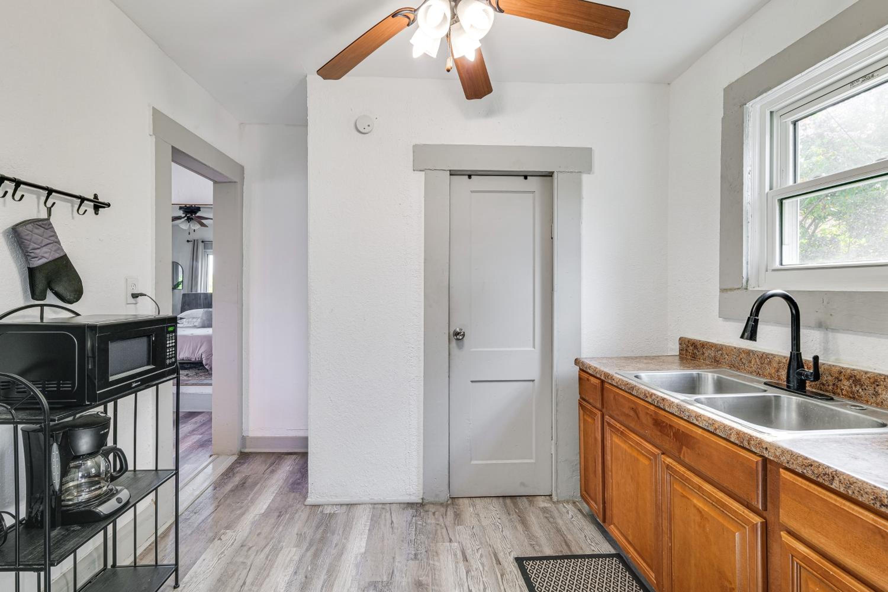 Walk to Winter Haven Hospital Convenient Apt