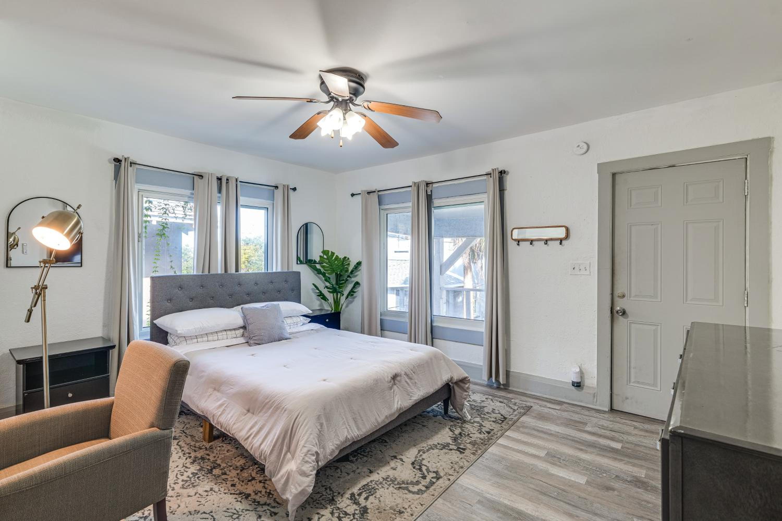 Walk to Winter Haven Hospital Convenient Apt
