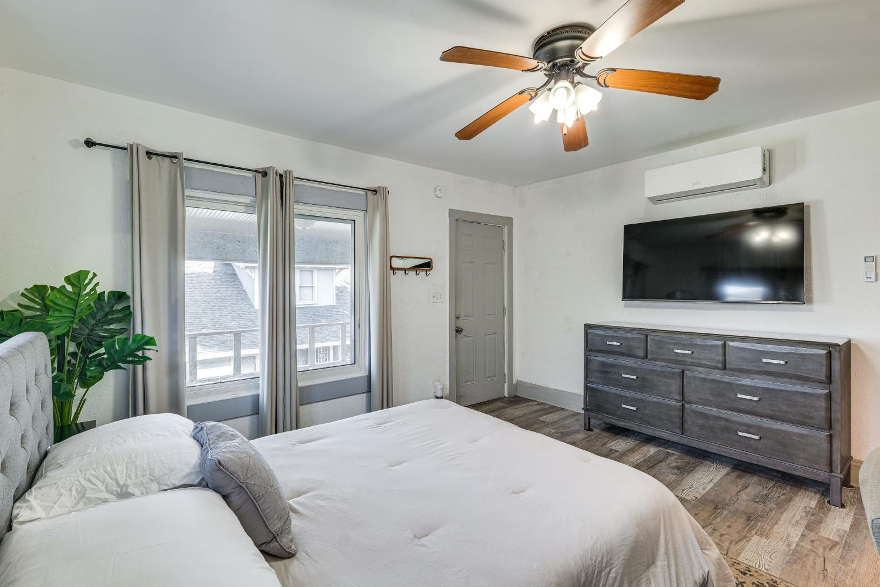 Walk to Winter Haven Hospital Convenient Apt