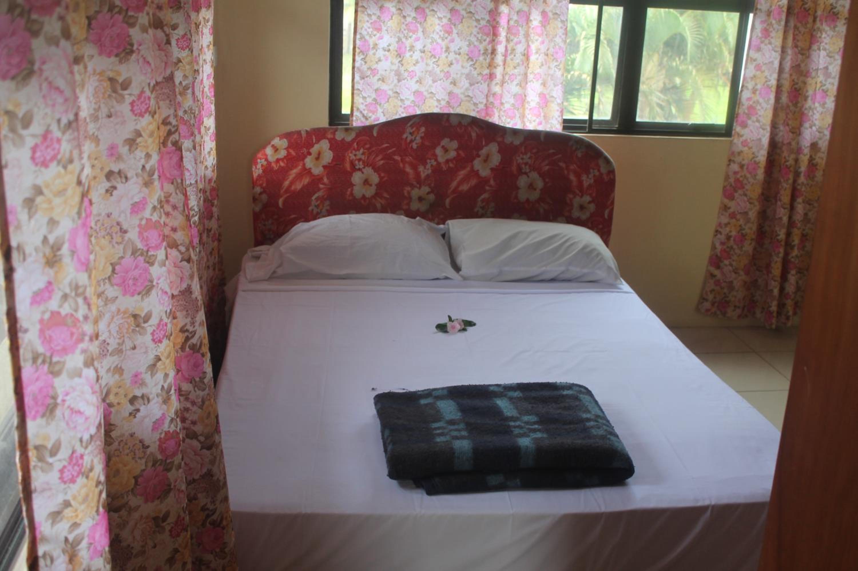 Shalini Garden Hotel & Apartments