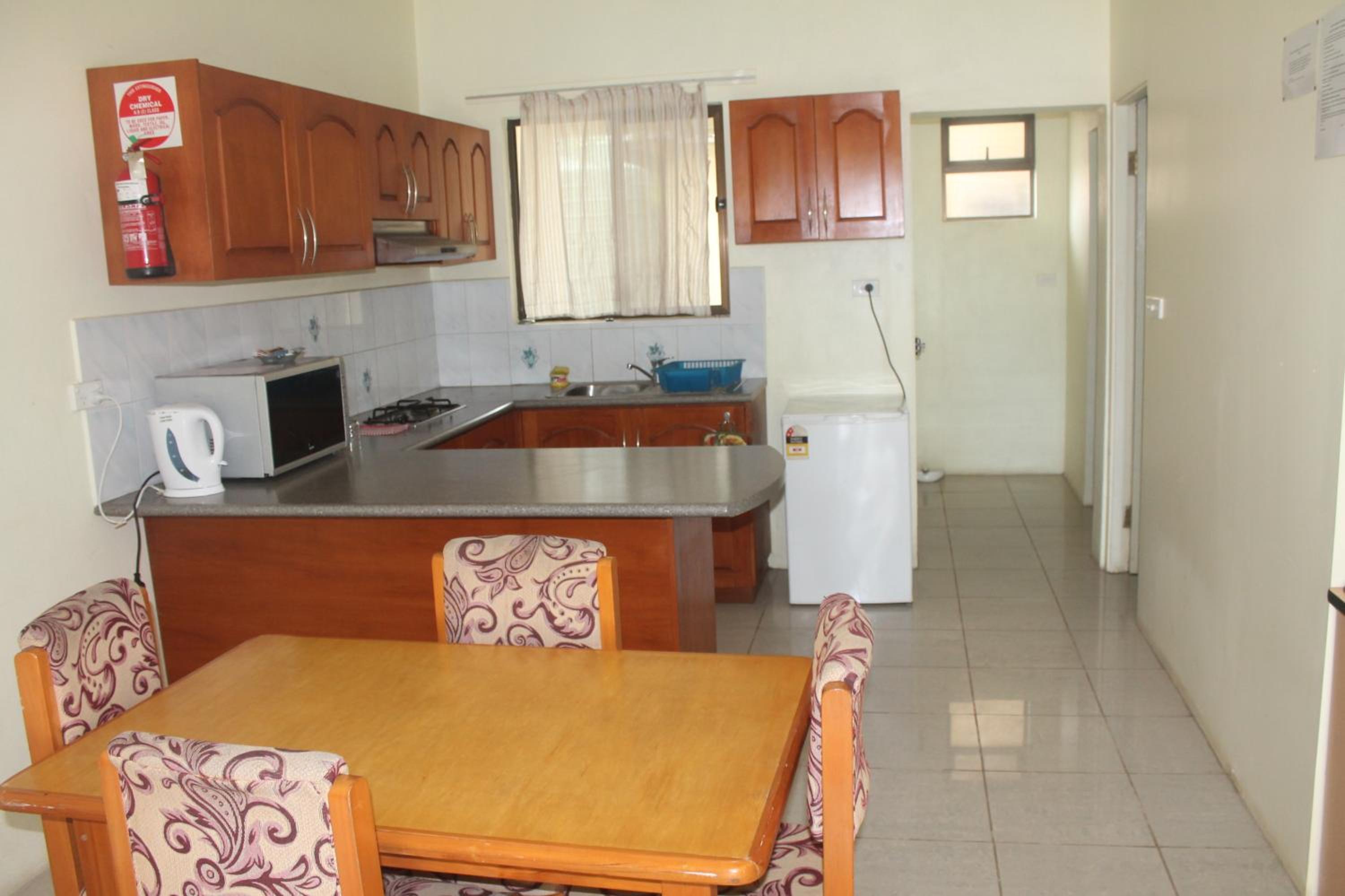 Shalini Garden Hotel & Apartments