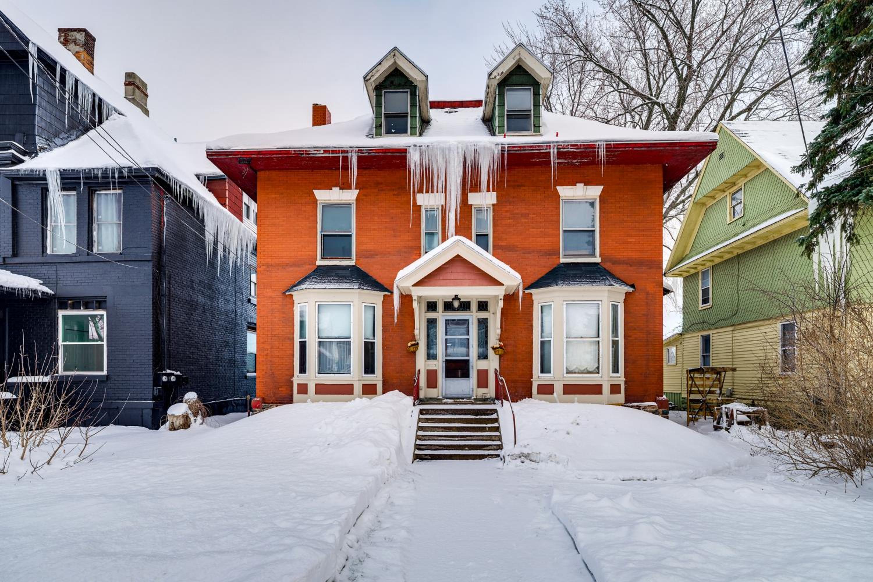 Steps to Dtwn Sault Ste Marie Historic Home!