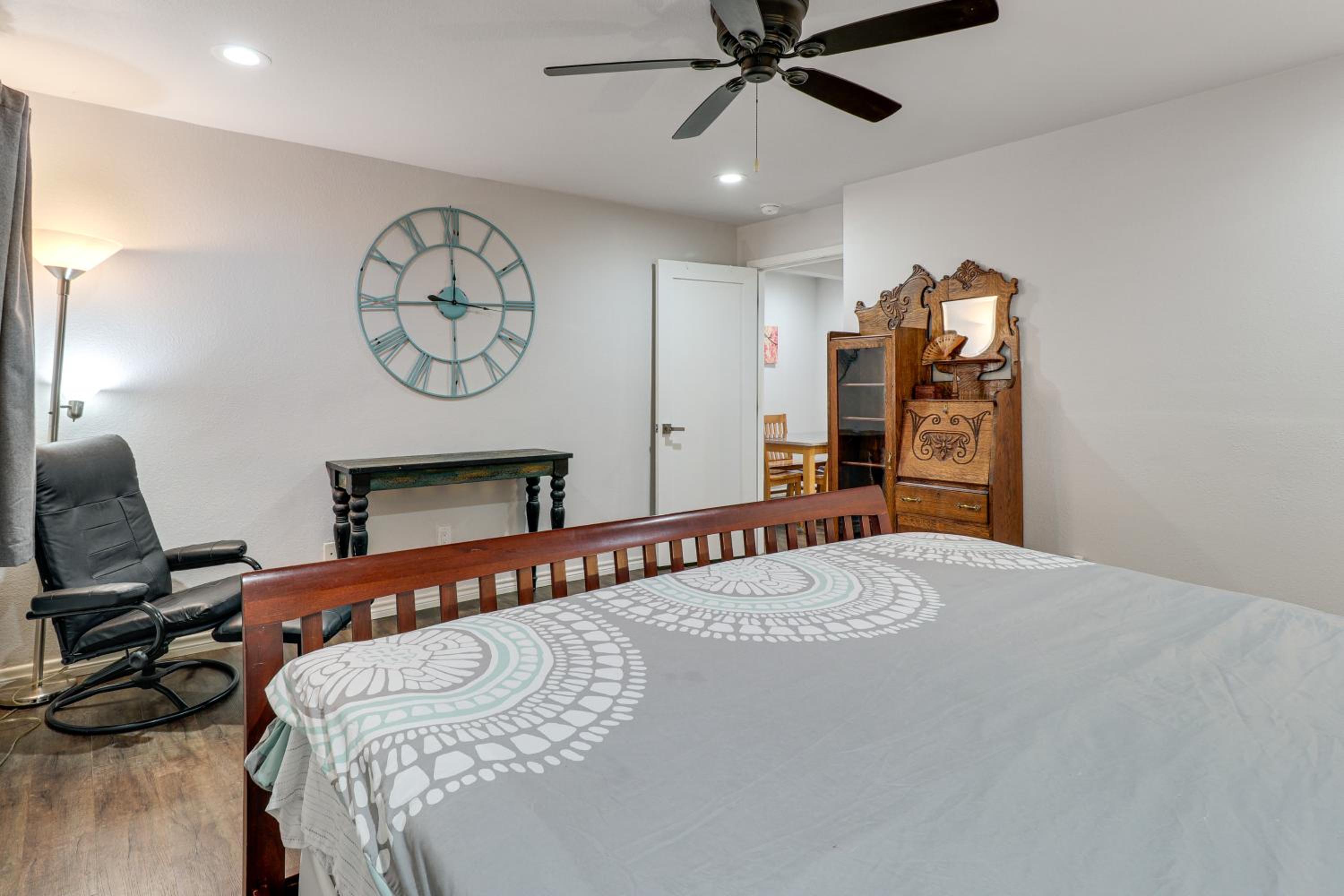 3 Mi to Dtwn Austin! Sleek Apt with Private Patio