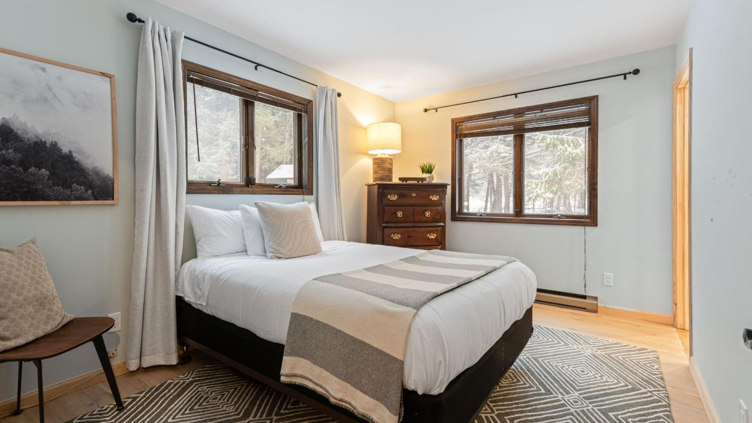 Catskills Mountain Home Near Windham w Fireplace Open Living Deer Run Lodge by AvantStay