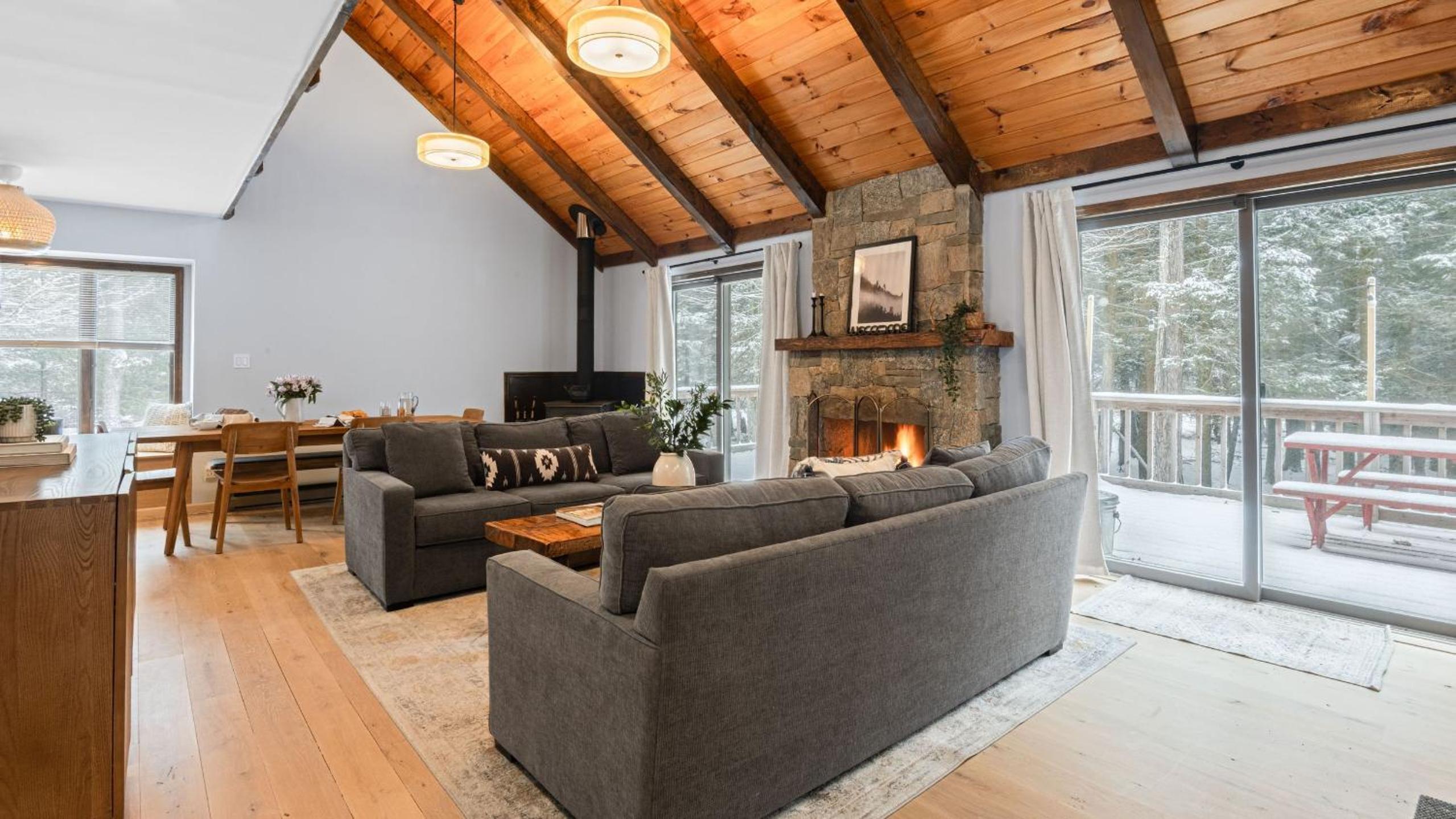 Catskills Mountain Home Near Windham w Fireplace Open Living Deer Run Lodge by AvantStay
