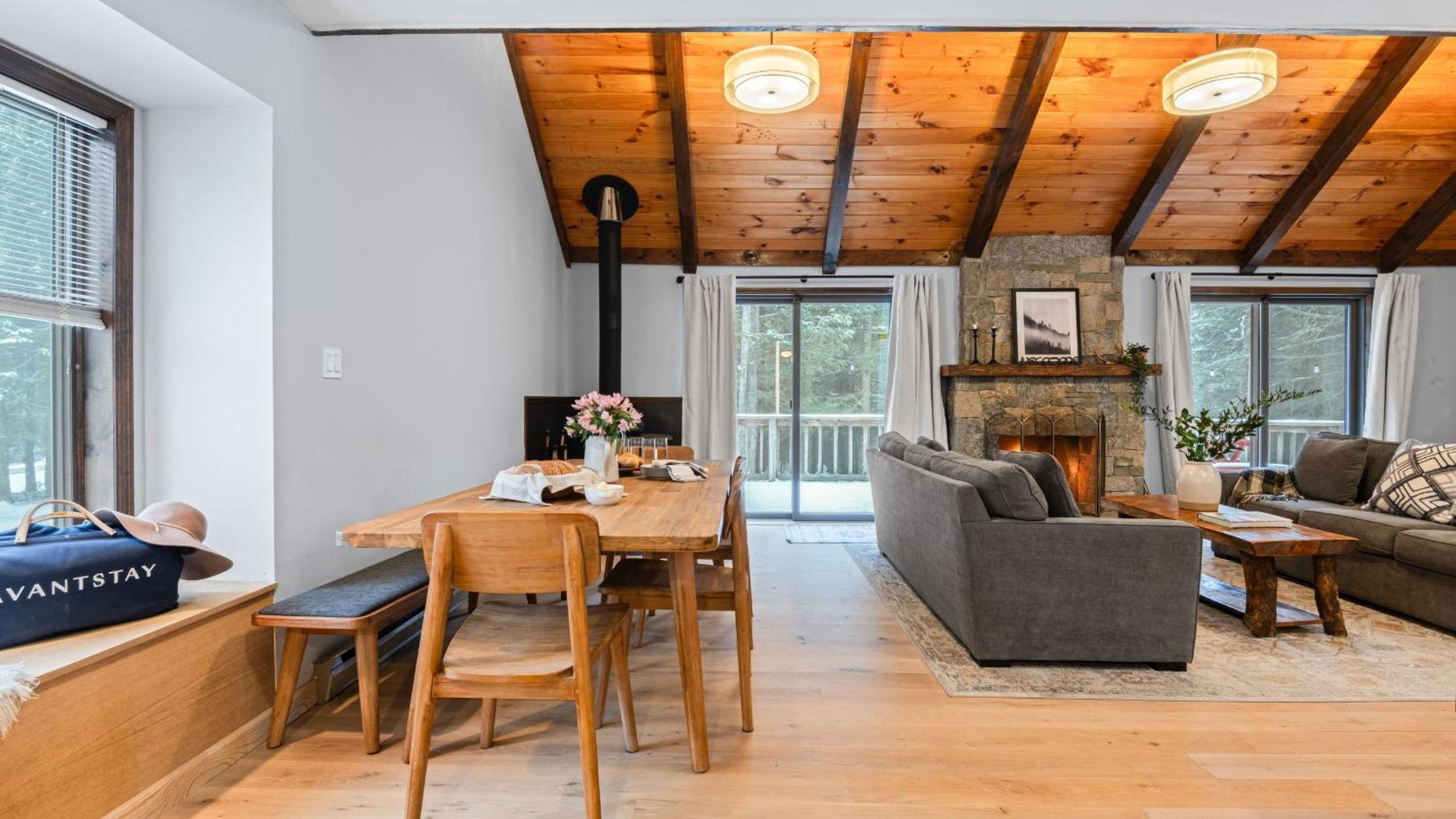 Catskills Mountain Home Near Windham w Fireplace Open Living Deer Run Lodge by AvantStay