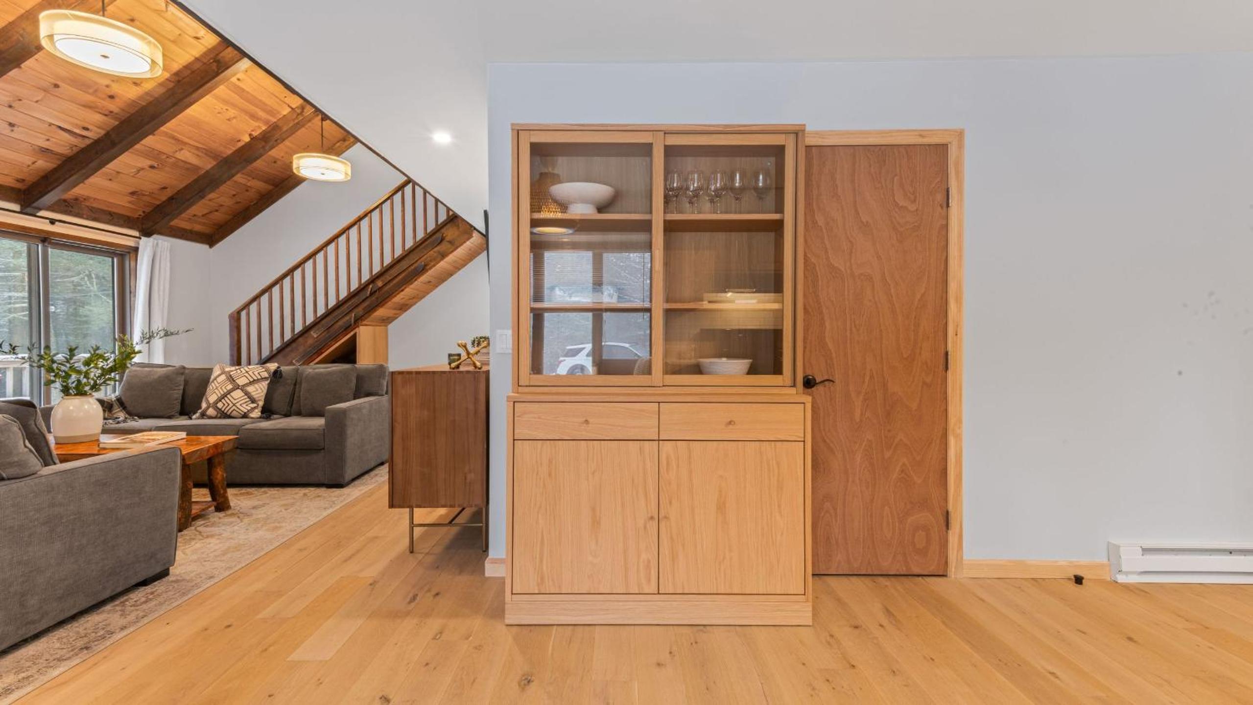 Catskills Mountain Home Near Windham w Fireplace Open Living Deer Run Lodge by AvantStay