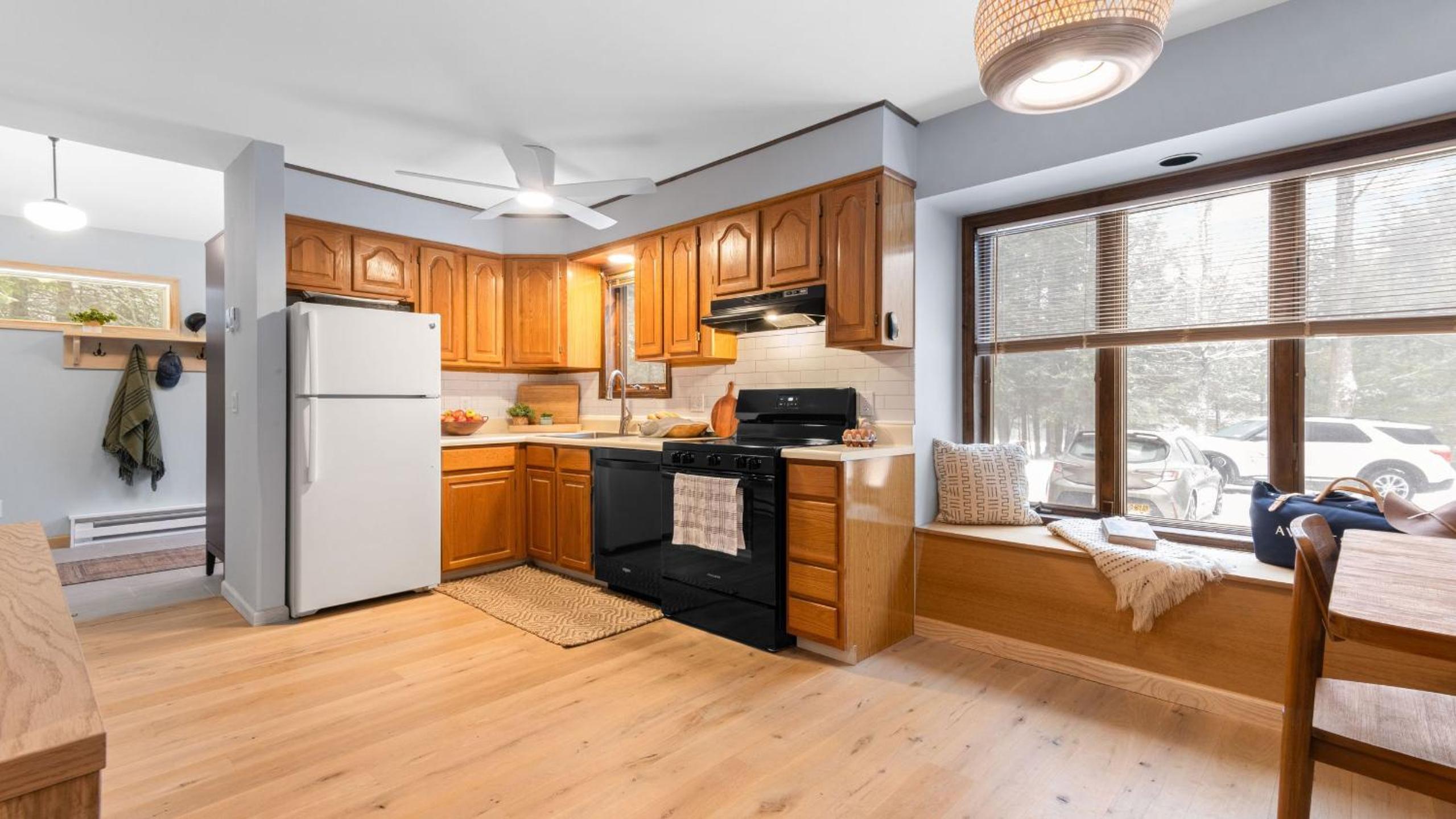 Catskills Mountain Home Near Windham w Fireplace Open Living Deer Run Lodge by AvantStay