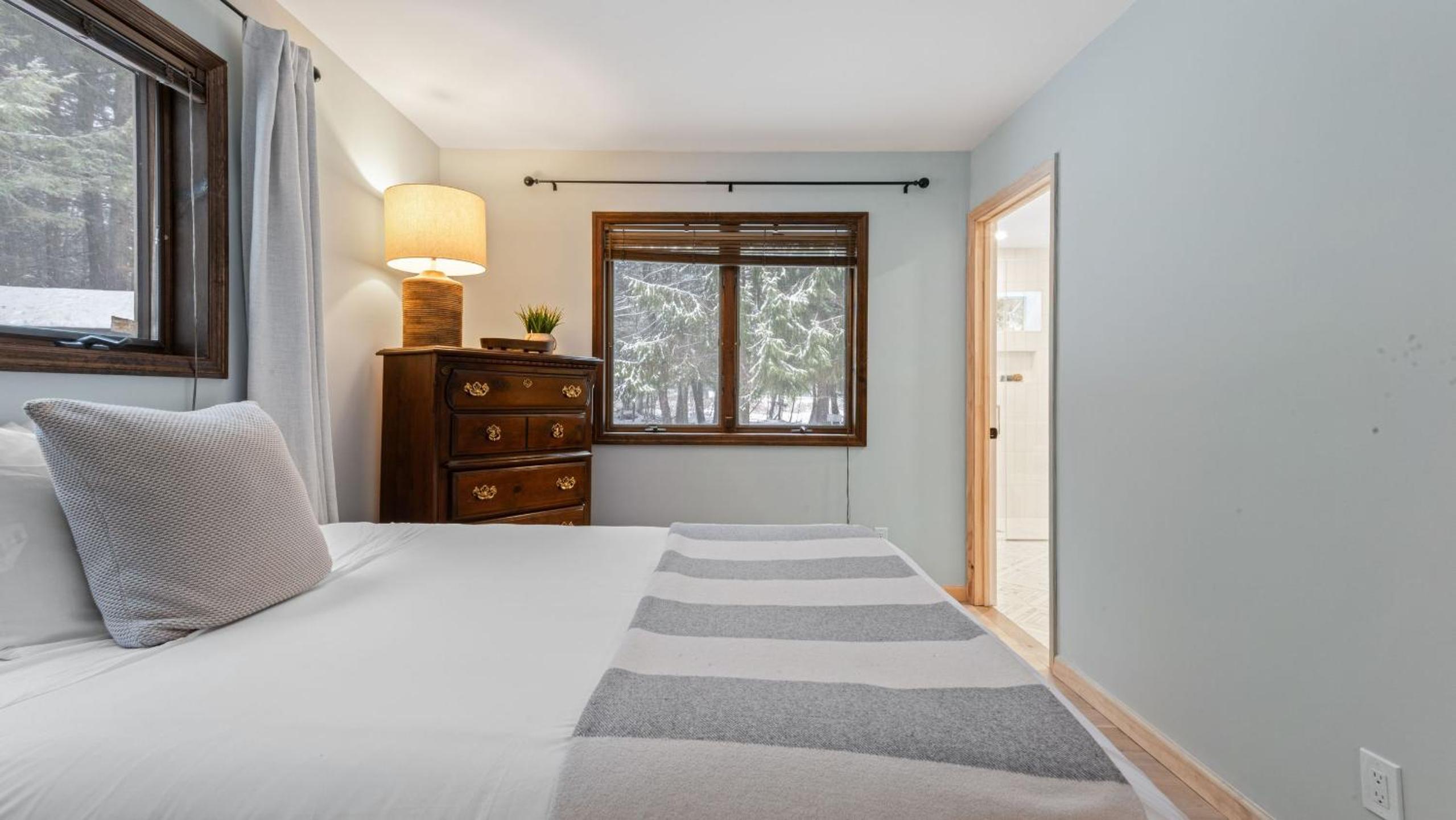 Catskills Mountain Home Near Windham w Fireplace Open Living Deer Run Lodge by AvantStay