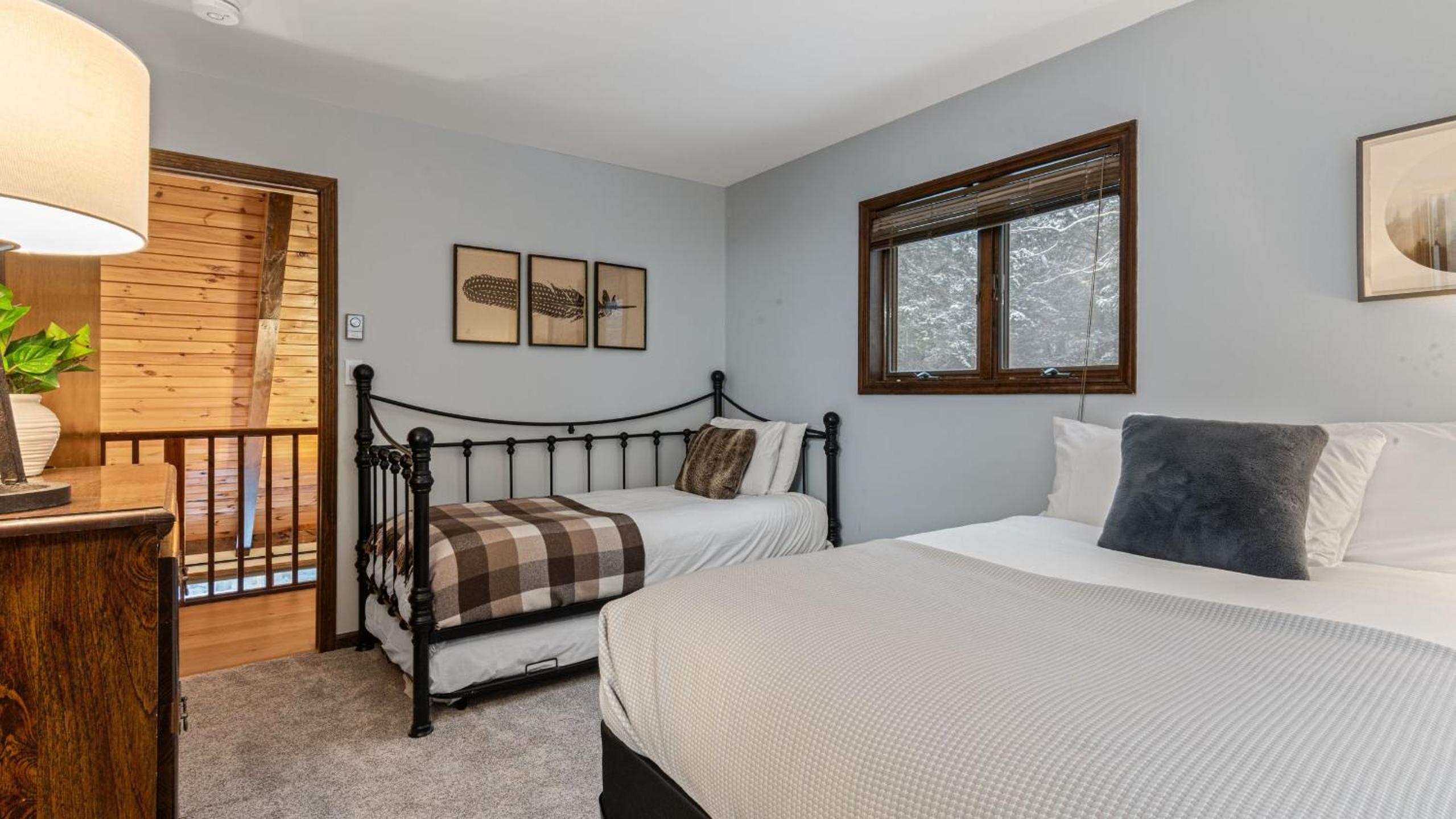 Catskills Mountain Home Near Windham w Fireplace Open Living Deer Run Lodge by AvantStay