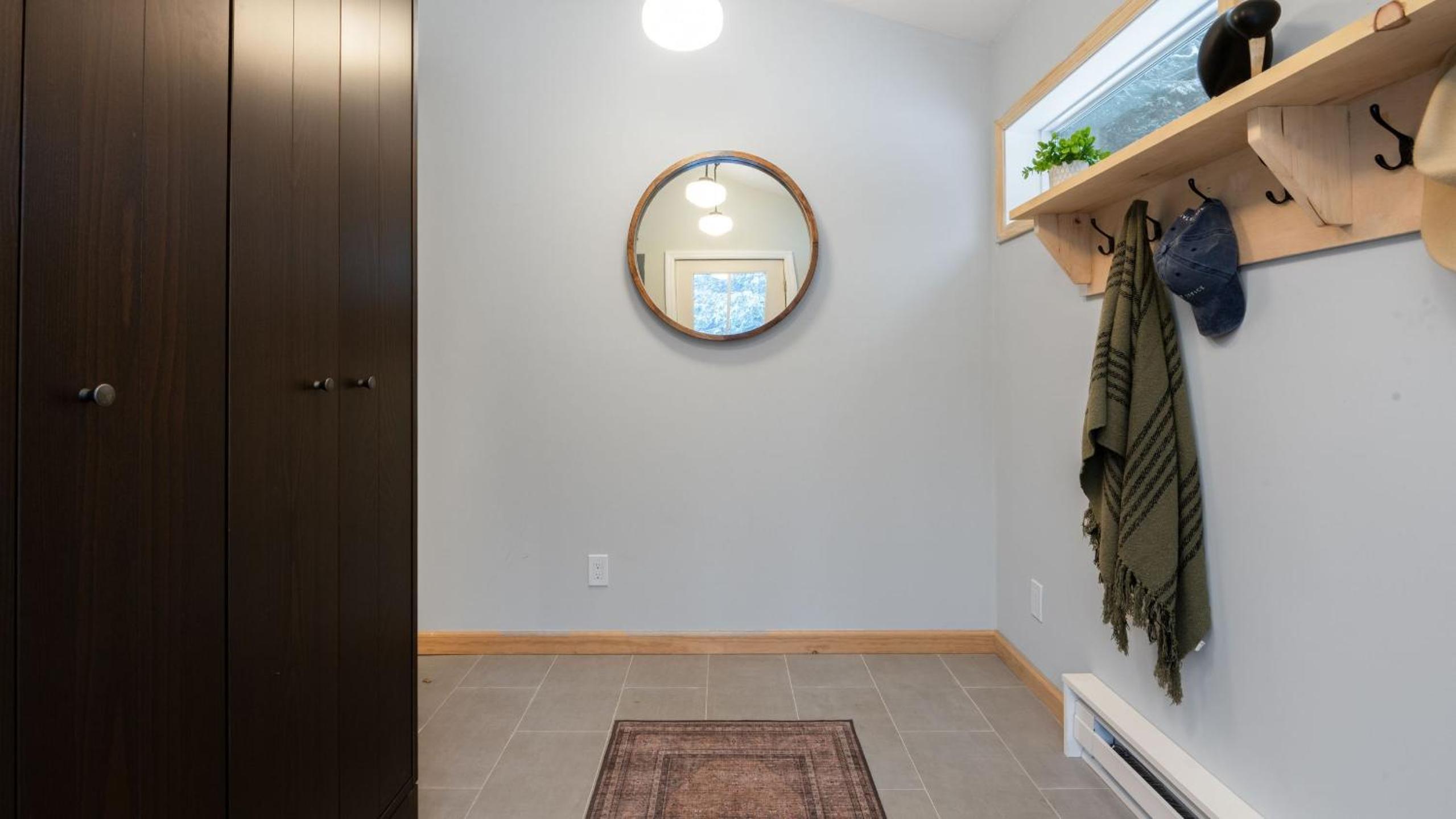 Catskills Mountain Home Near Windham w Fireplace Open Living Deer Run Lodge by AvantStay