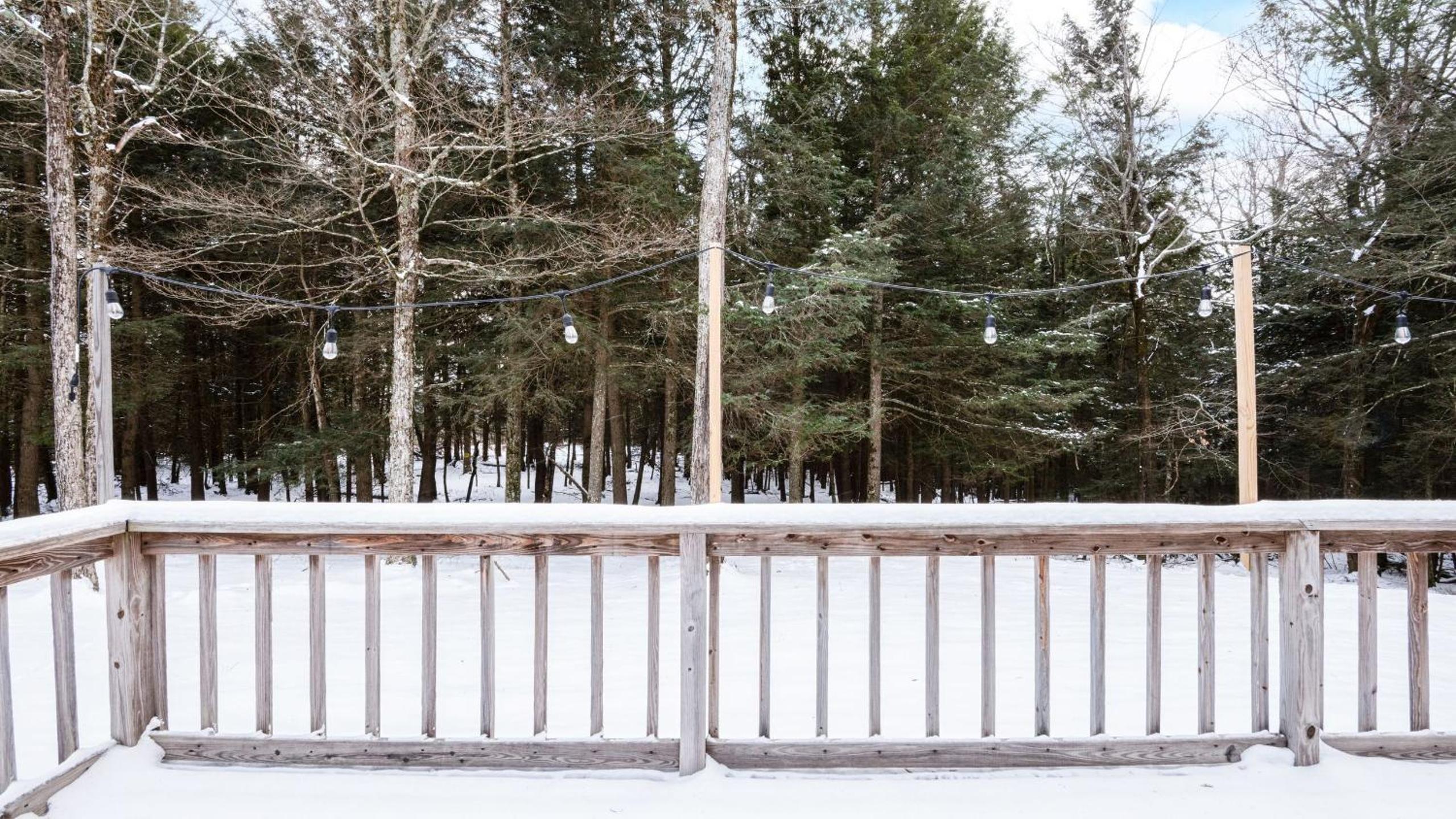 Catskills Mountain Home Near Windham w Fireplace Open Living Deer Run Lodge by AvantStay