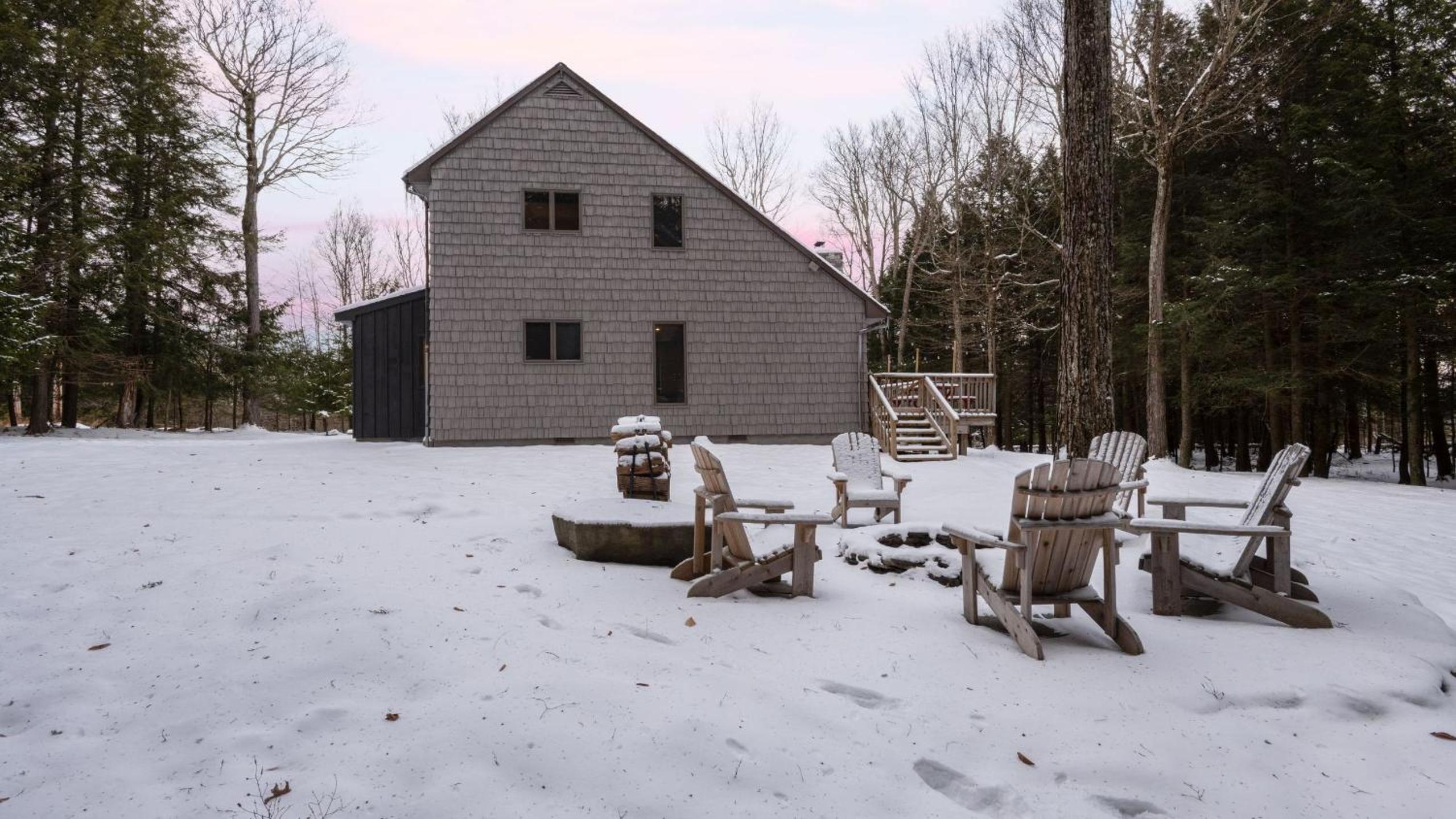 Catskills Mountain Home Near Windham w Fireplace Open Living Deer Run Lodge by AvantStay