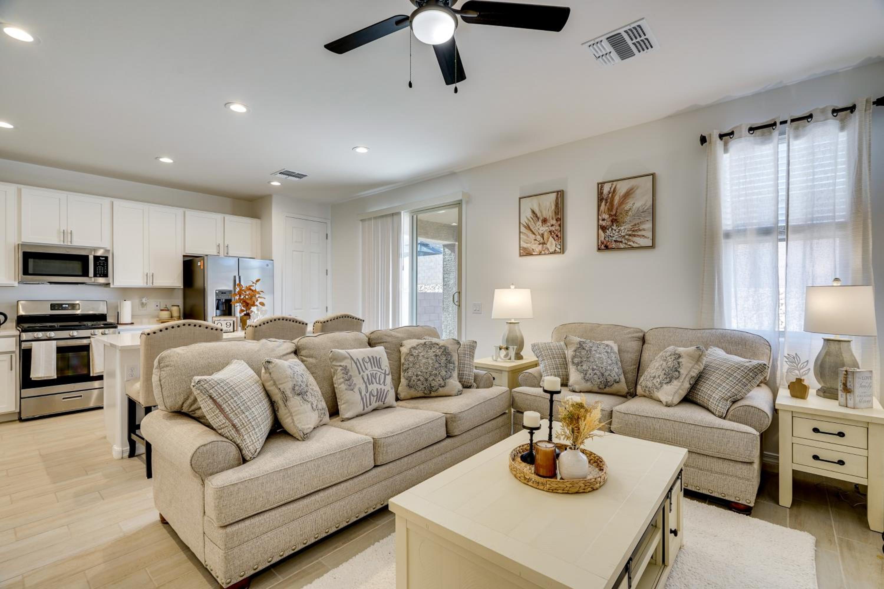 3 Mi to Casino Del Sol! Home with Dog-Friendly Yard