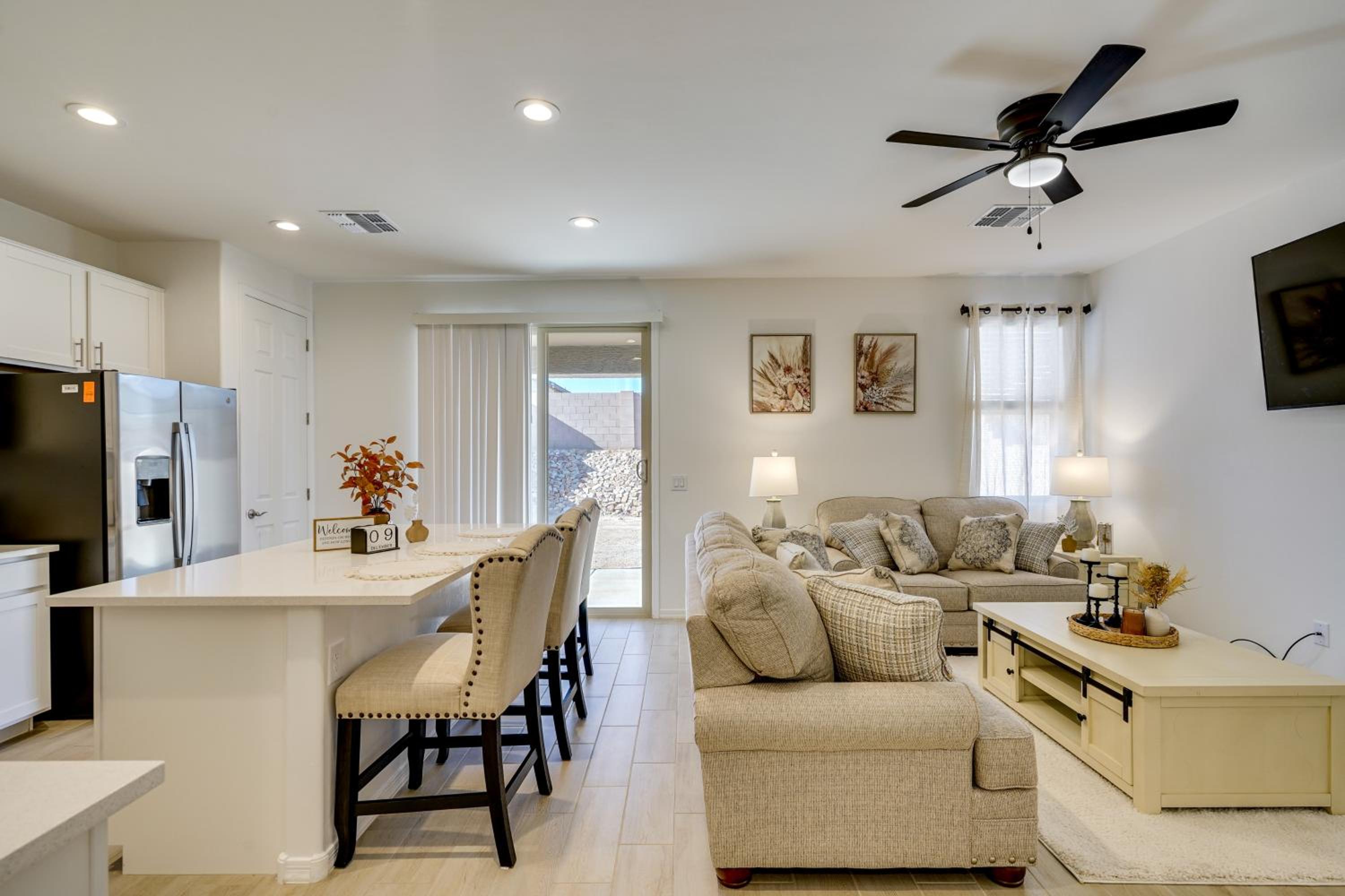 3 Mi to Casino Del Sol! Home with Dog-Friendly Yard