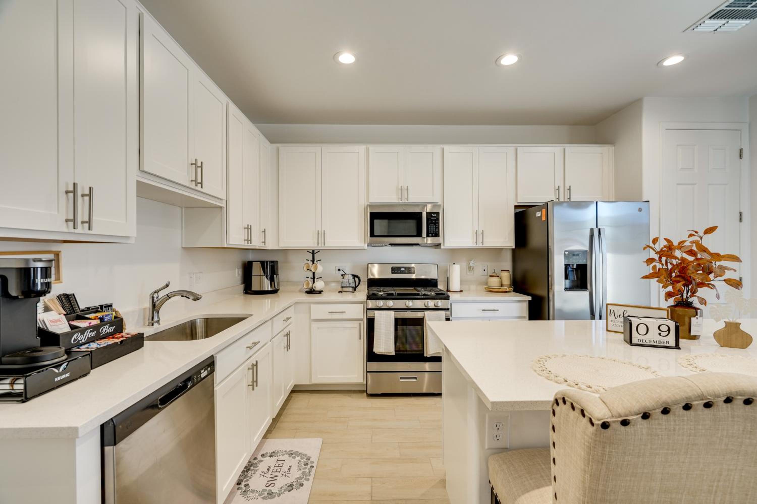 3 Mi to Casino Del Sol! Home with Dog-Friendly Yard