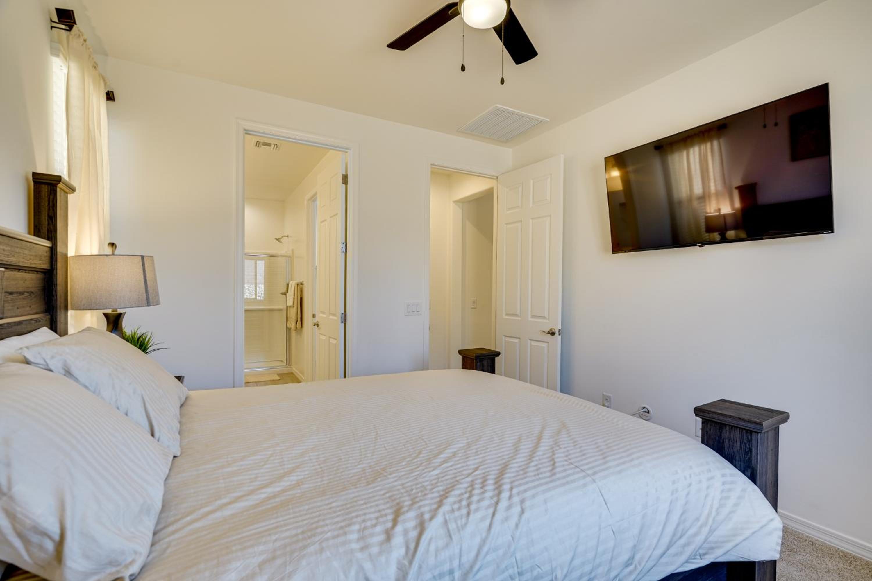 3 Mi to Casino Del Sol! Home with Dog-Friendly Yard