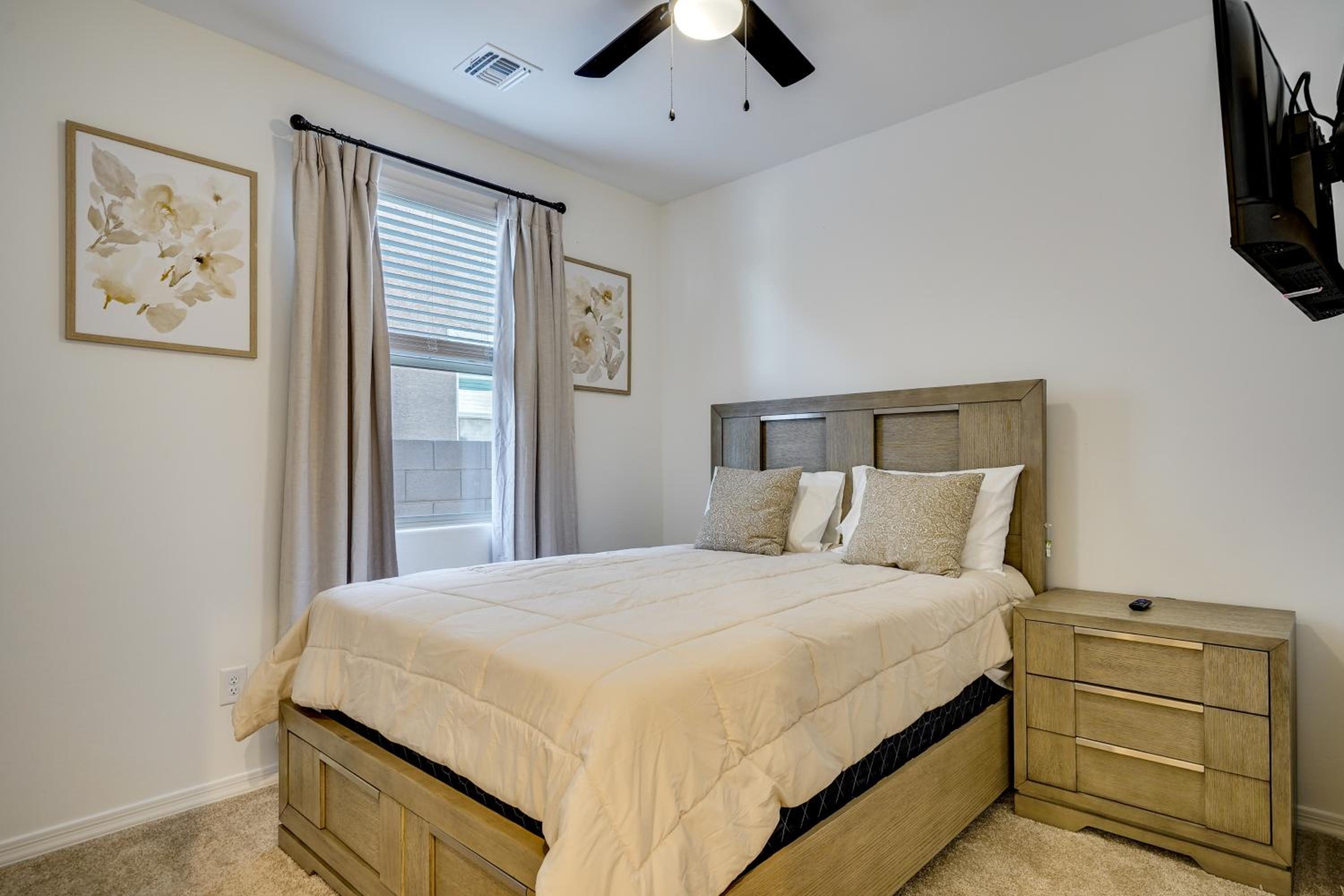 3 Mi to Casino Del Sol! Home with Dog-Friendly Yard