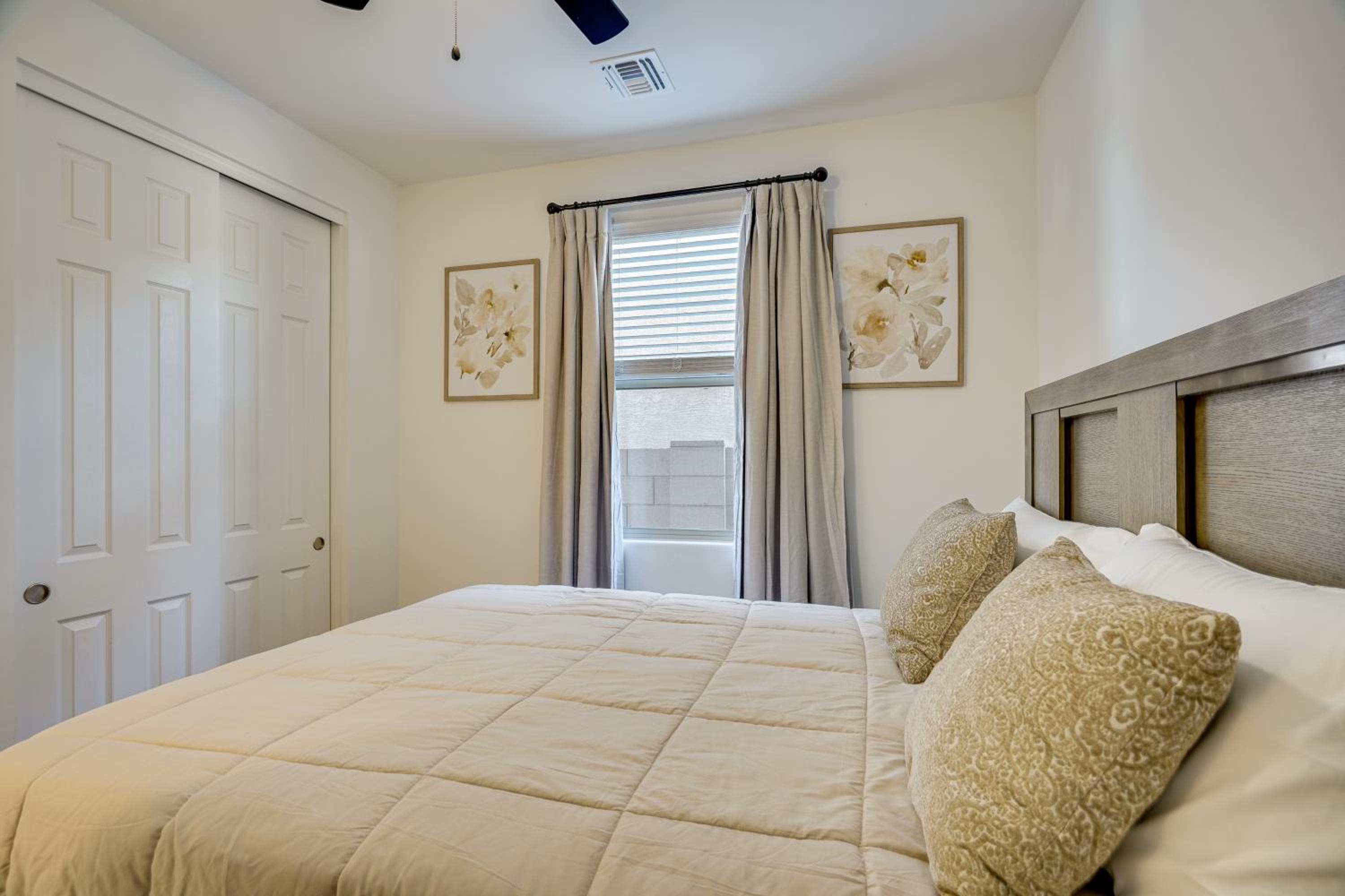 3 Mi to Casino Del Sol! Home with Dog-Friendly Yard