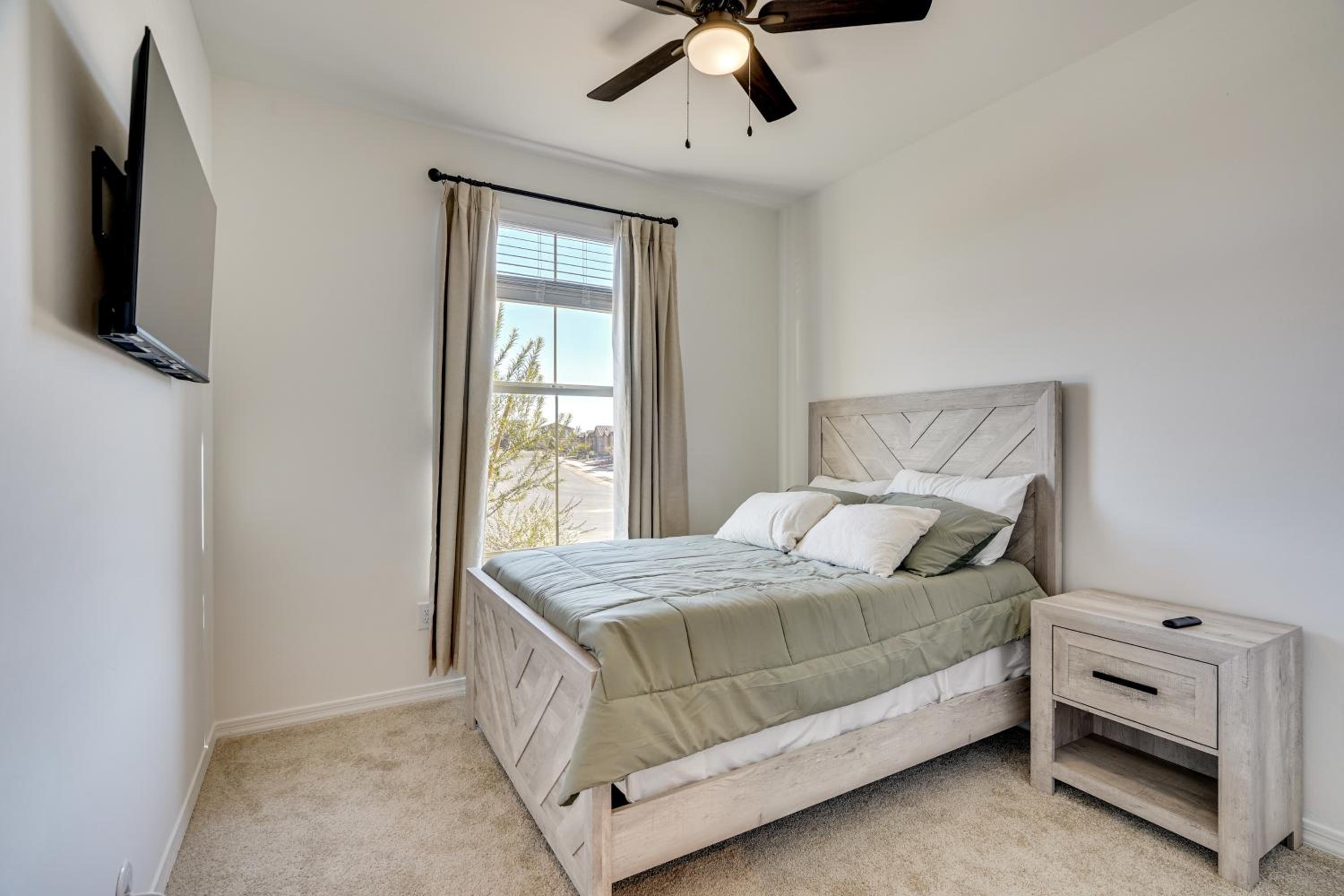 3 Mi to Casino Del Sol! Home with Dog-Friendly Yard