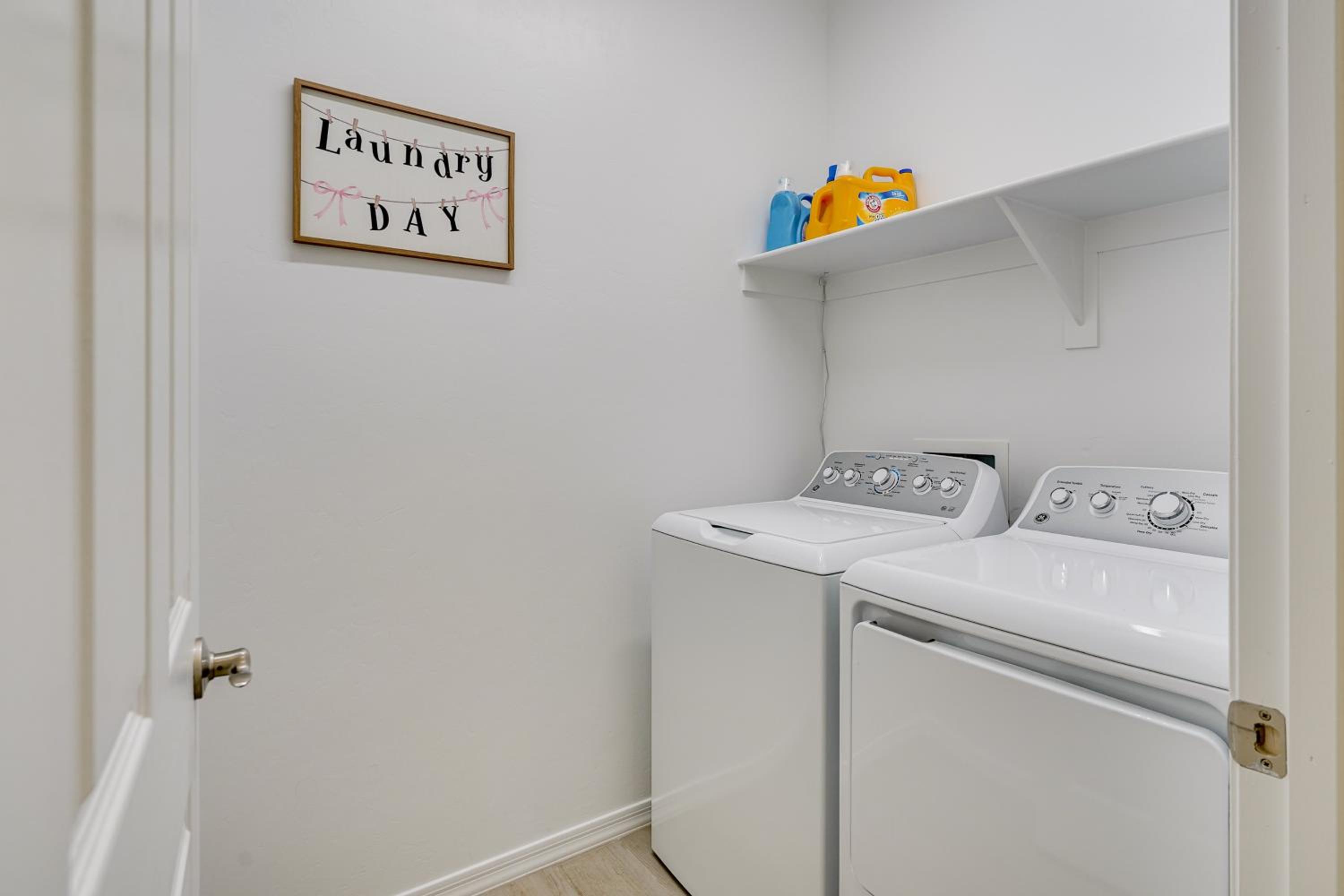 3 Mi to Casino Del Sol! Home with Dog-Friendly Yard