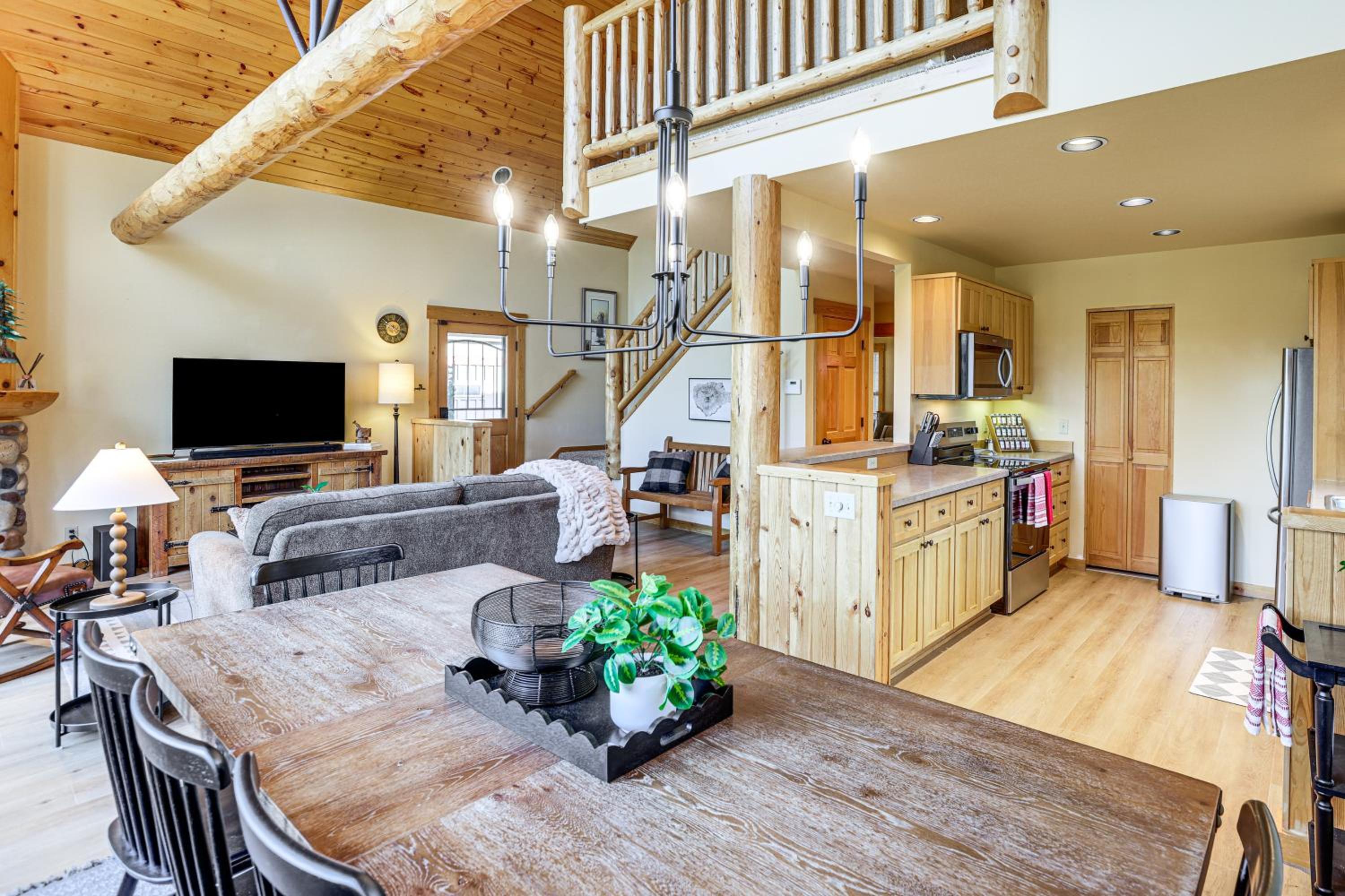 Game Room and 5 Pools Chalet at Eagle Crest Resort