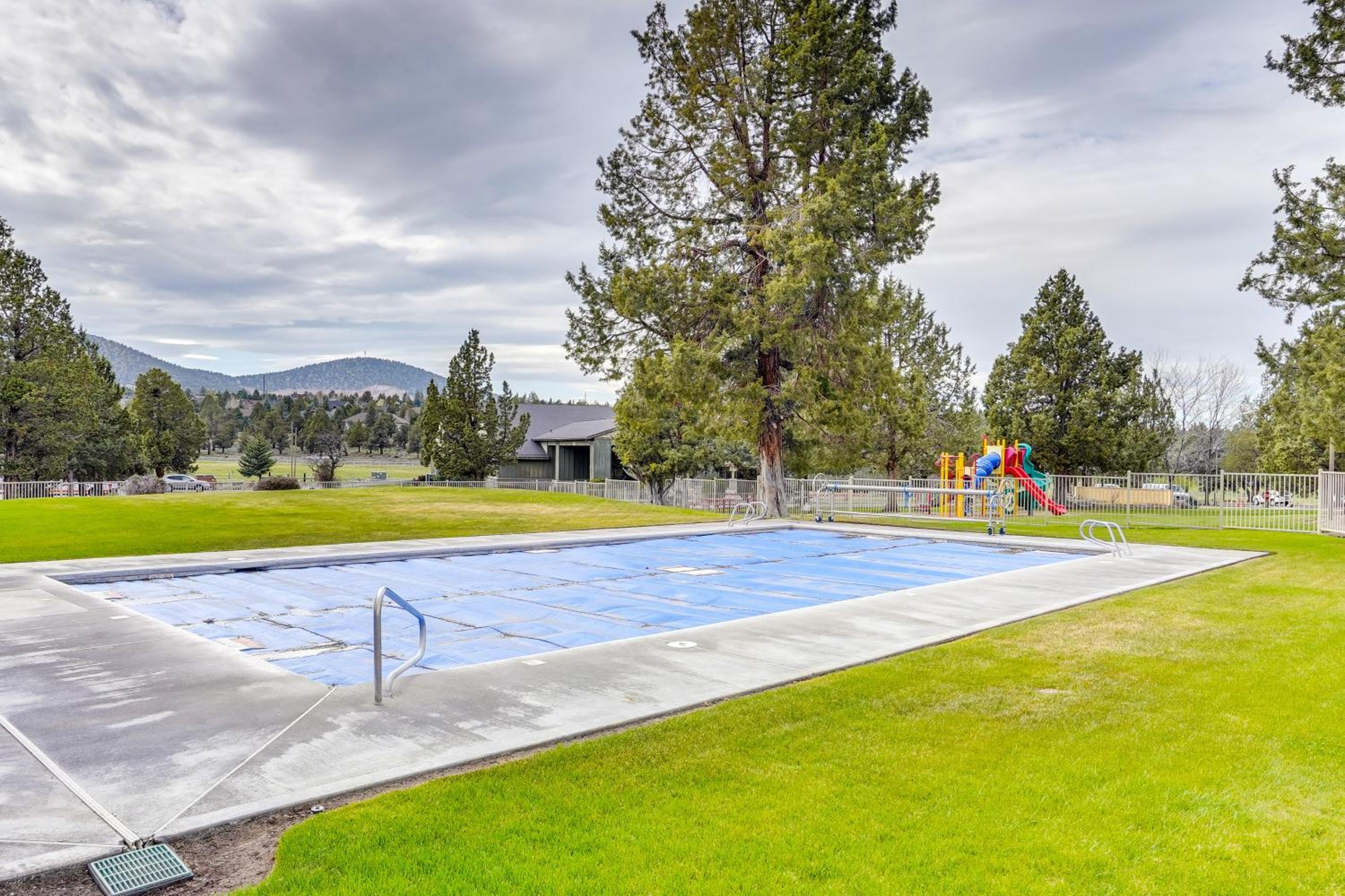Game Room and 5 Pools Chalet at Eagle Crest Resort