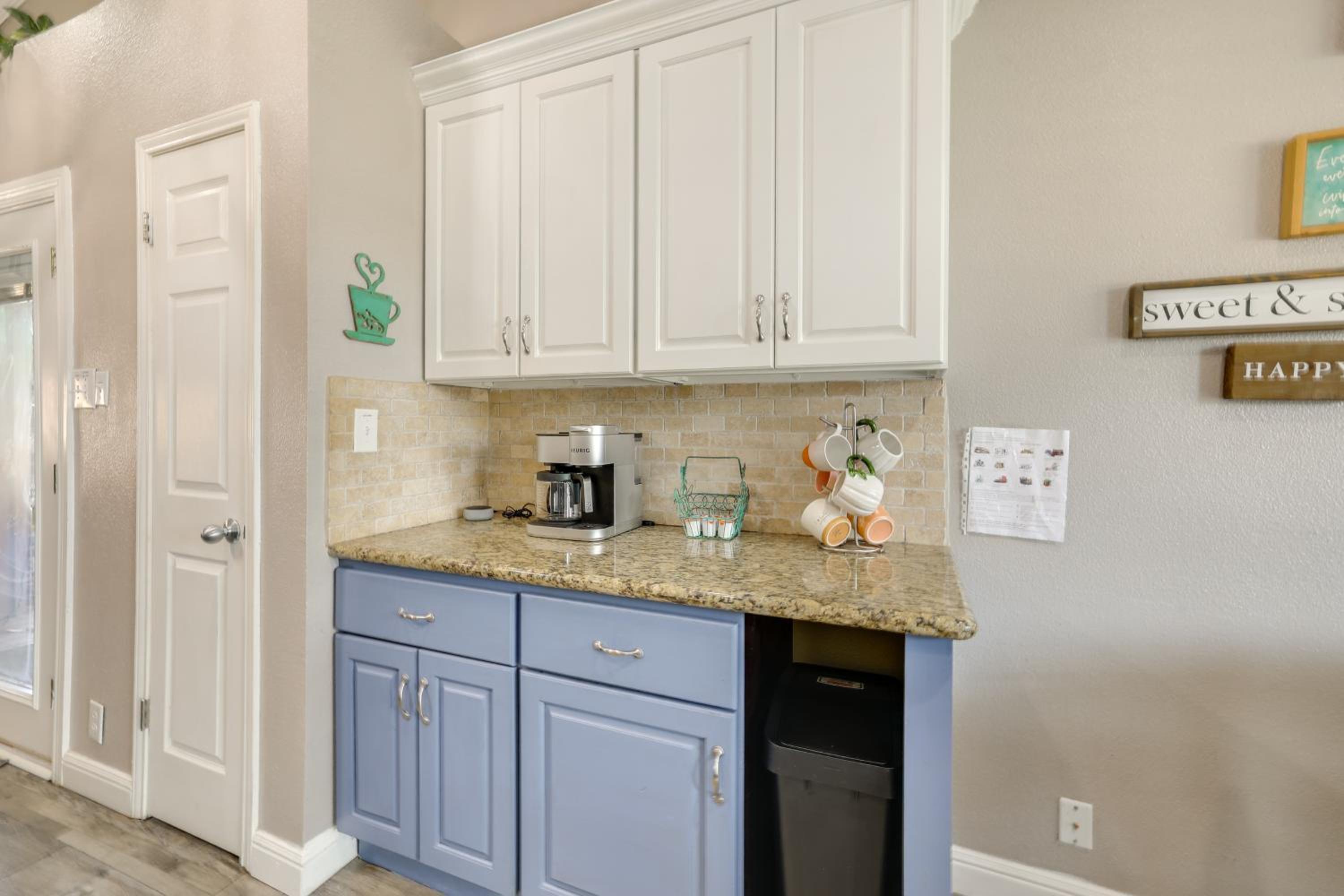 Private Pool and Hot Tub Dog-Friendly Live Oak Home