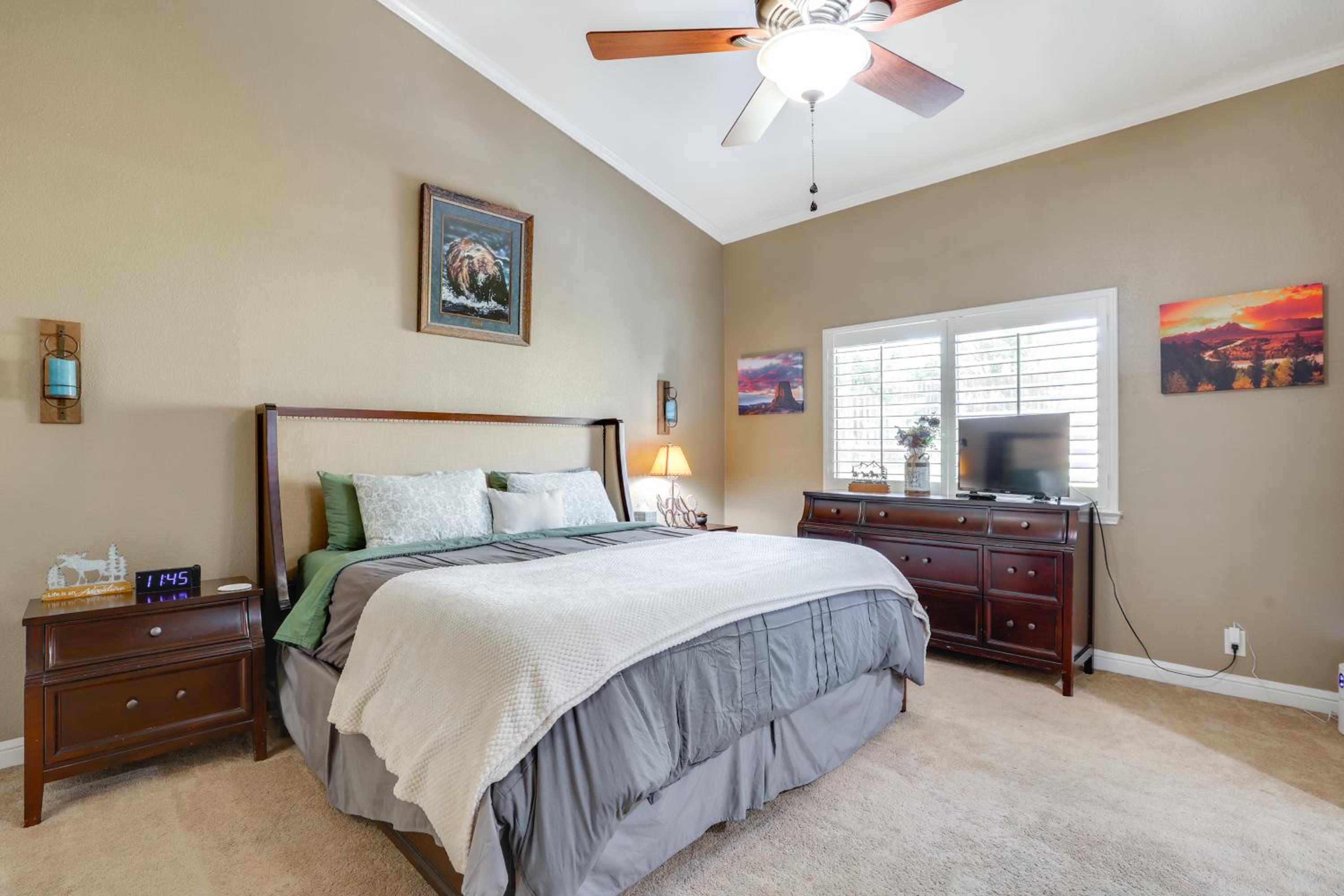 Private Pool and Hot Tub Dog-Friendly Live Oak Home