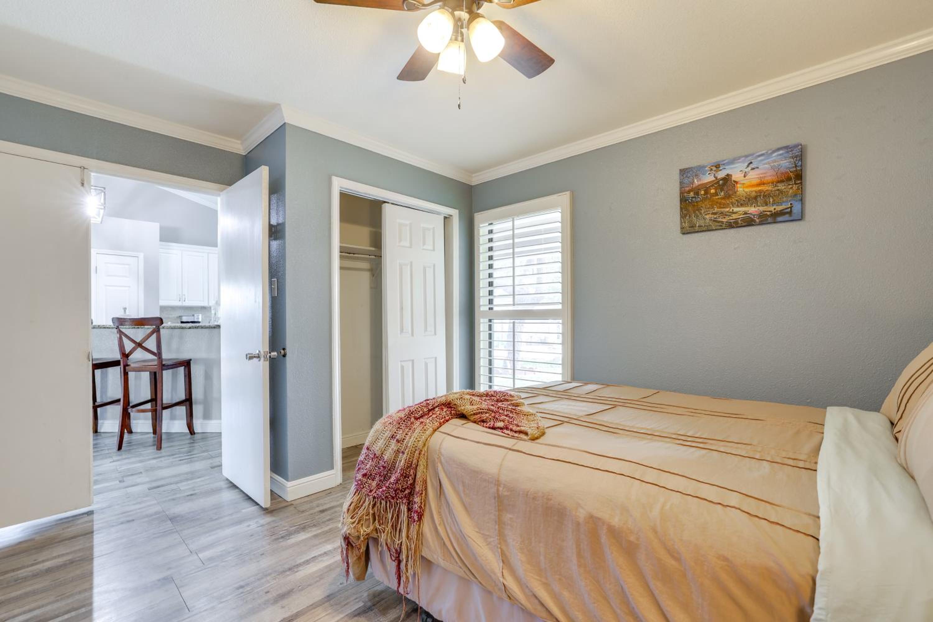 Private Pool and Hot Tub Dog-Friendly Live Oak Home