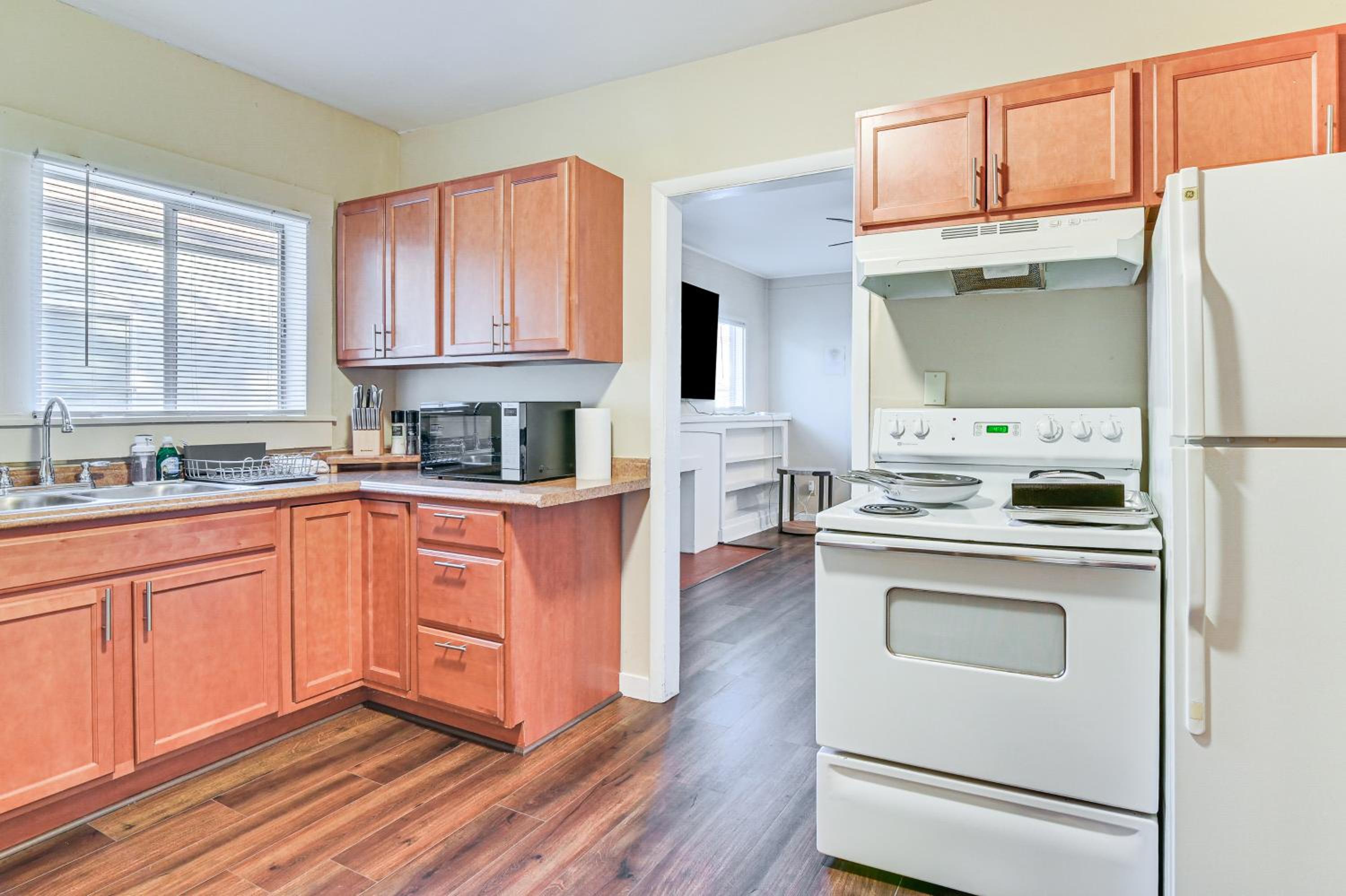 Walkable Haven 1 Mi to Dtwn Phoenix and Chase Field!