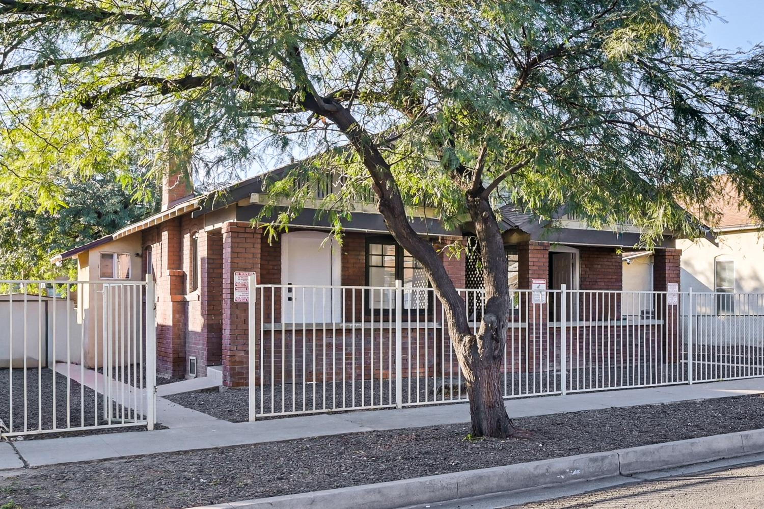 Walkable Haven 1 Mi to Dtwn Phoenix and Chase Field!